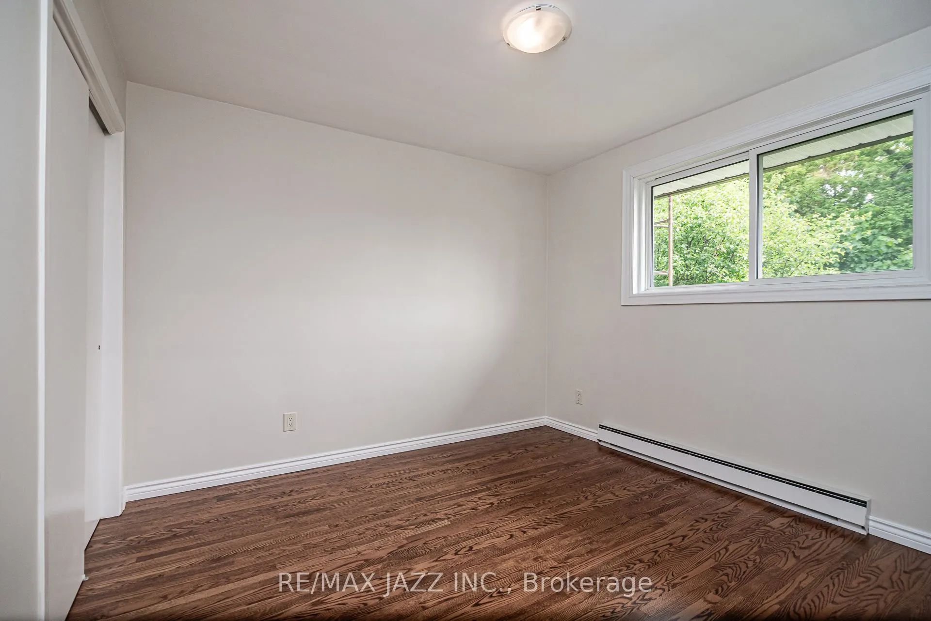 355 Oshawa Boulevard N