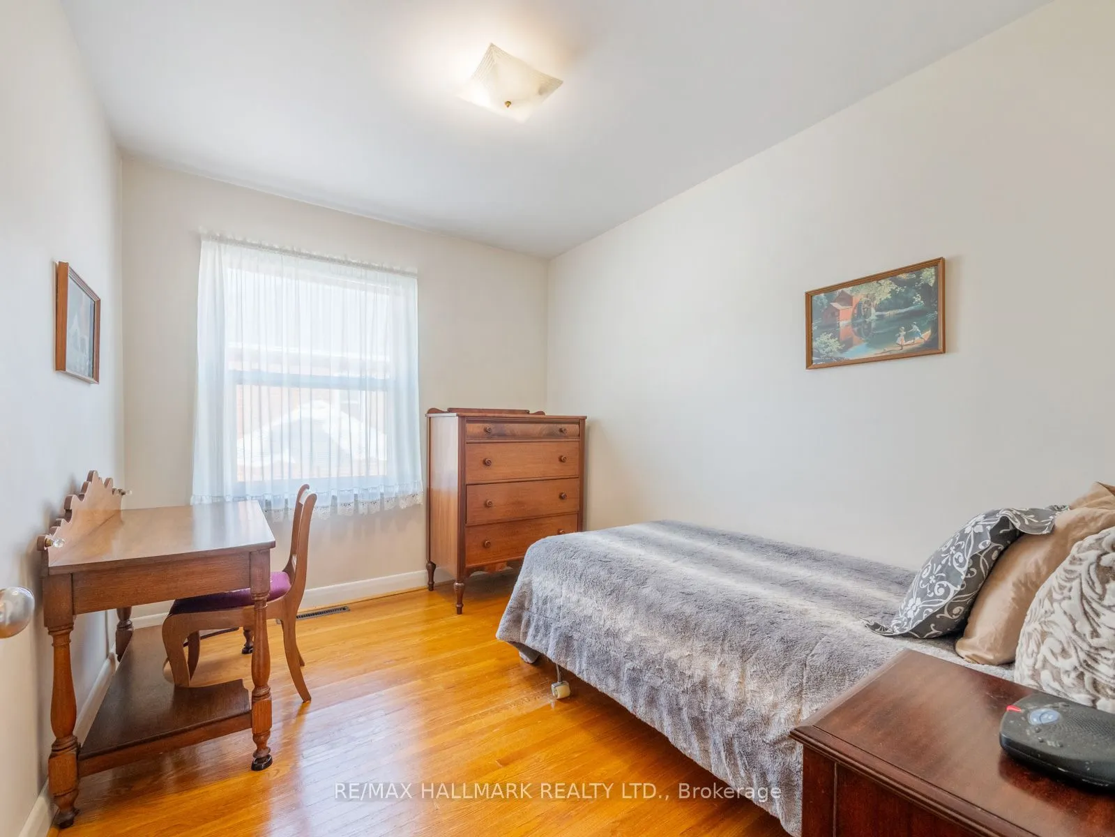 60 Greylawn Crescent