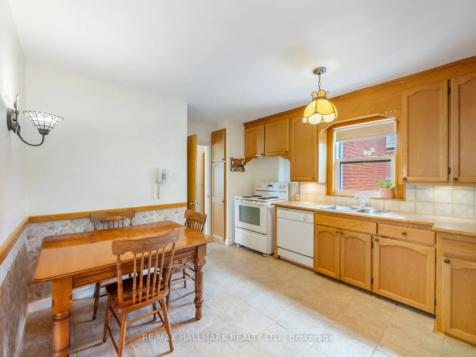 60 Greylawn Crescent