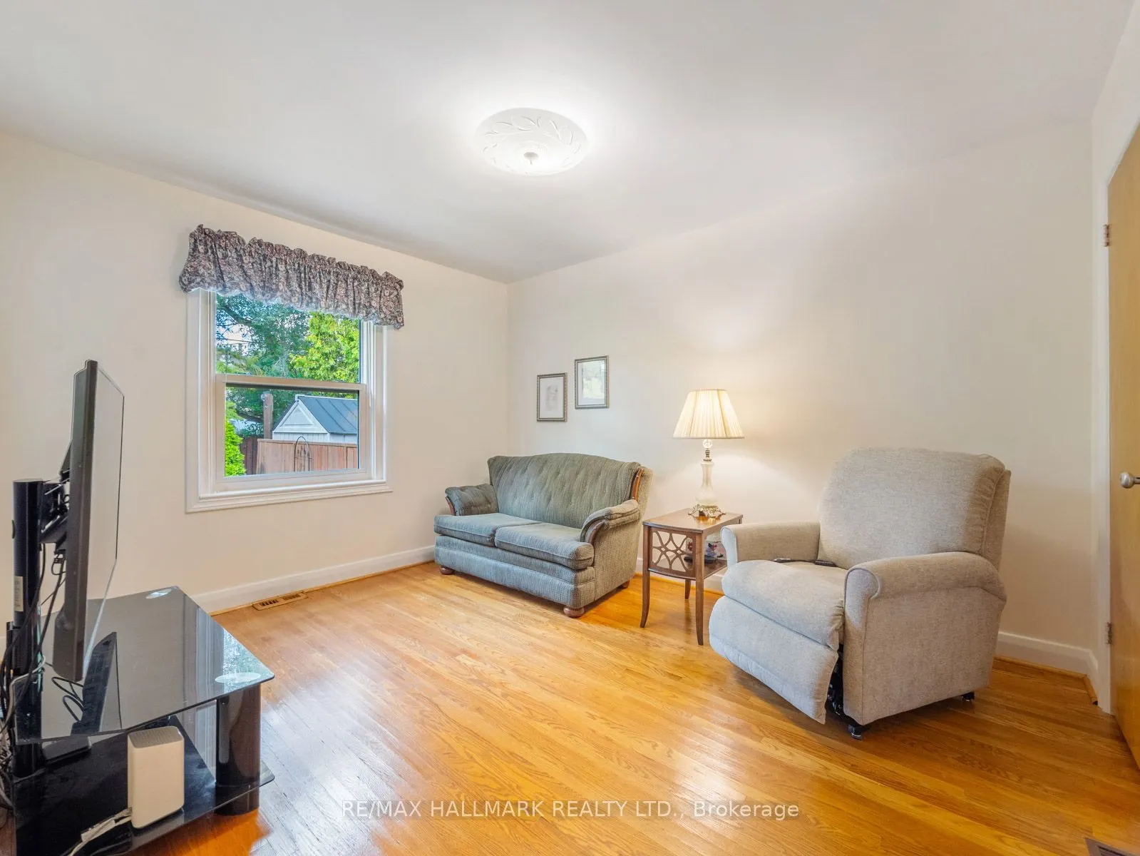 60 Greylawn Crescent