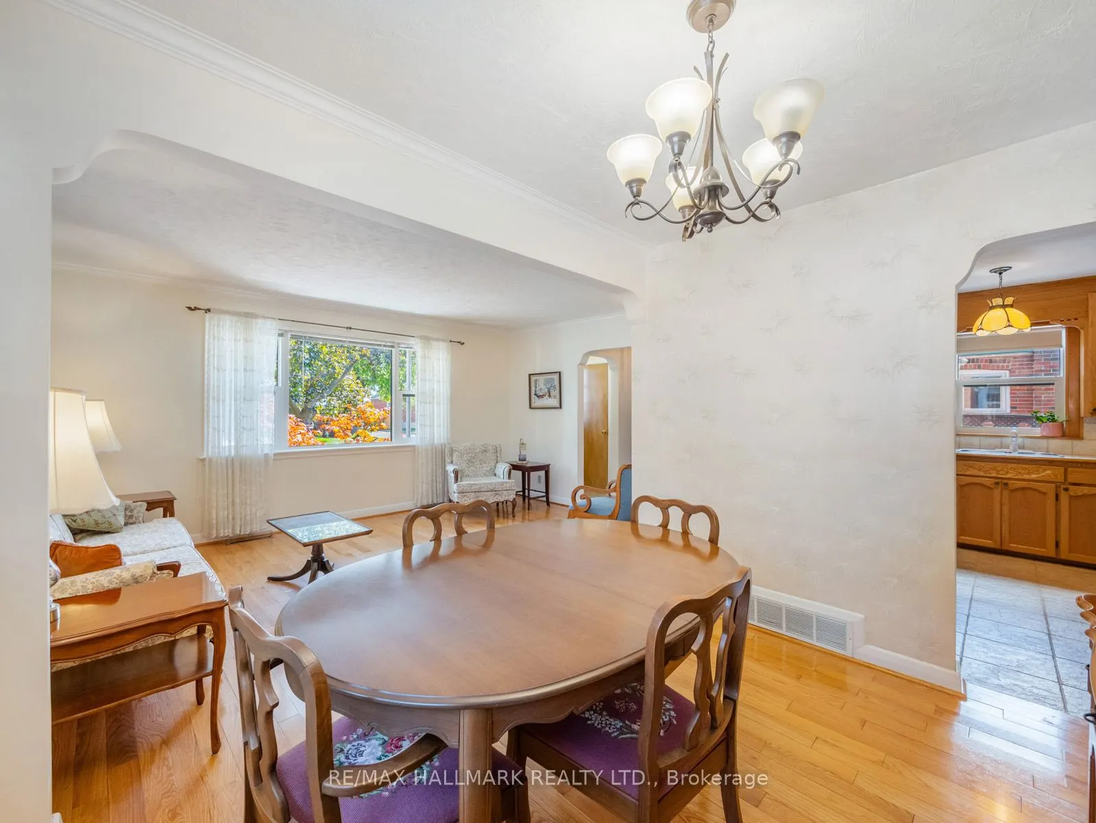 60 Greylawn Crescent