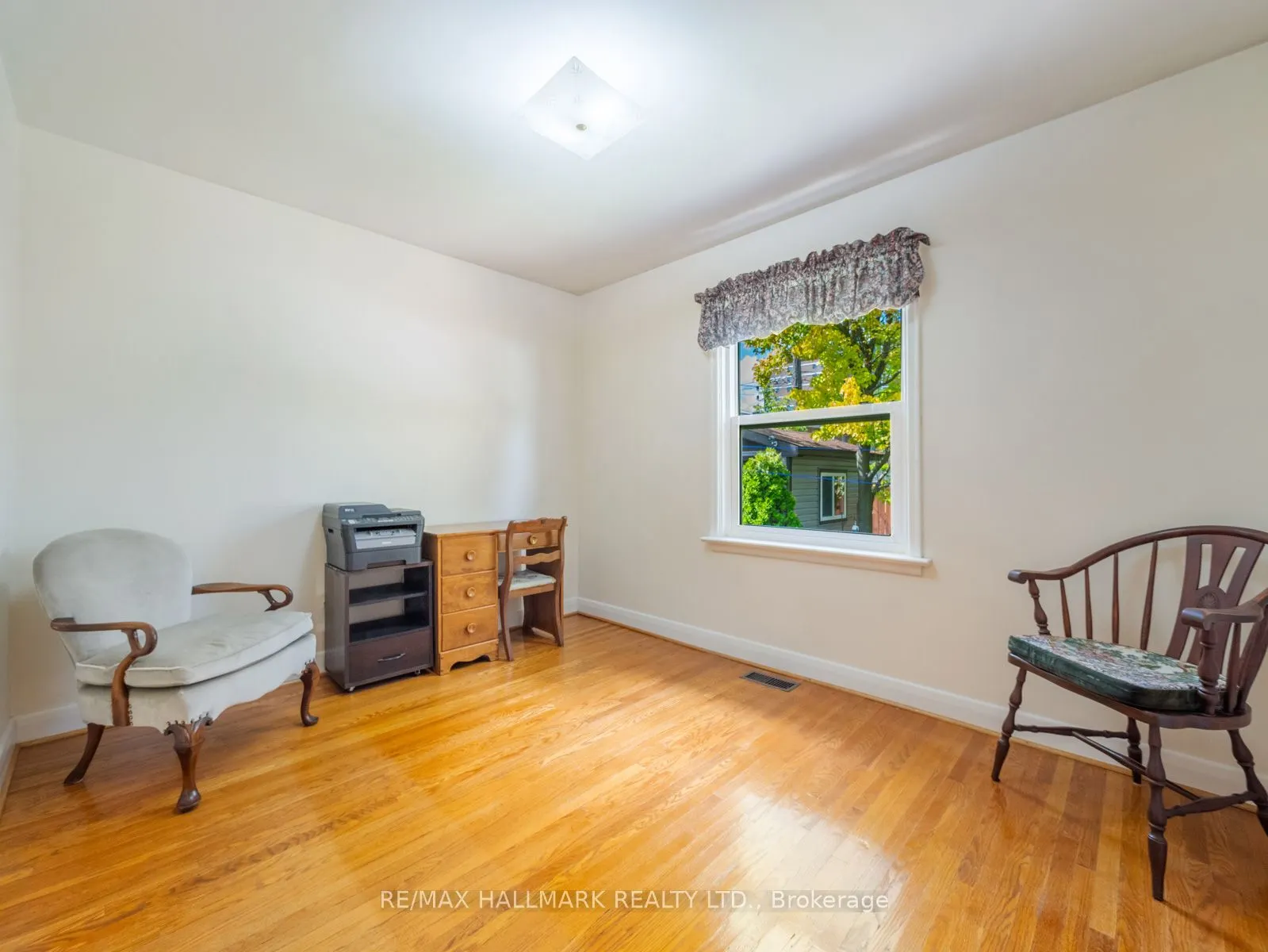 60 Greylawn Crescent