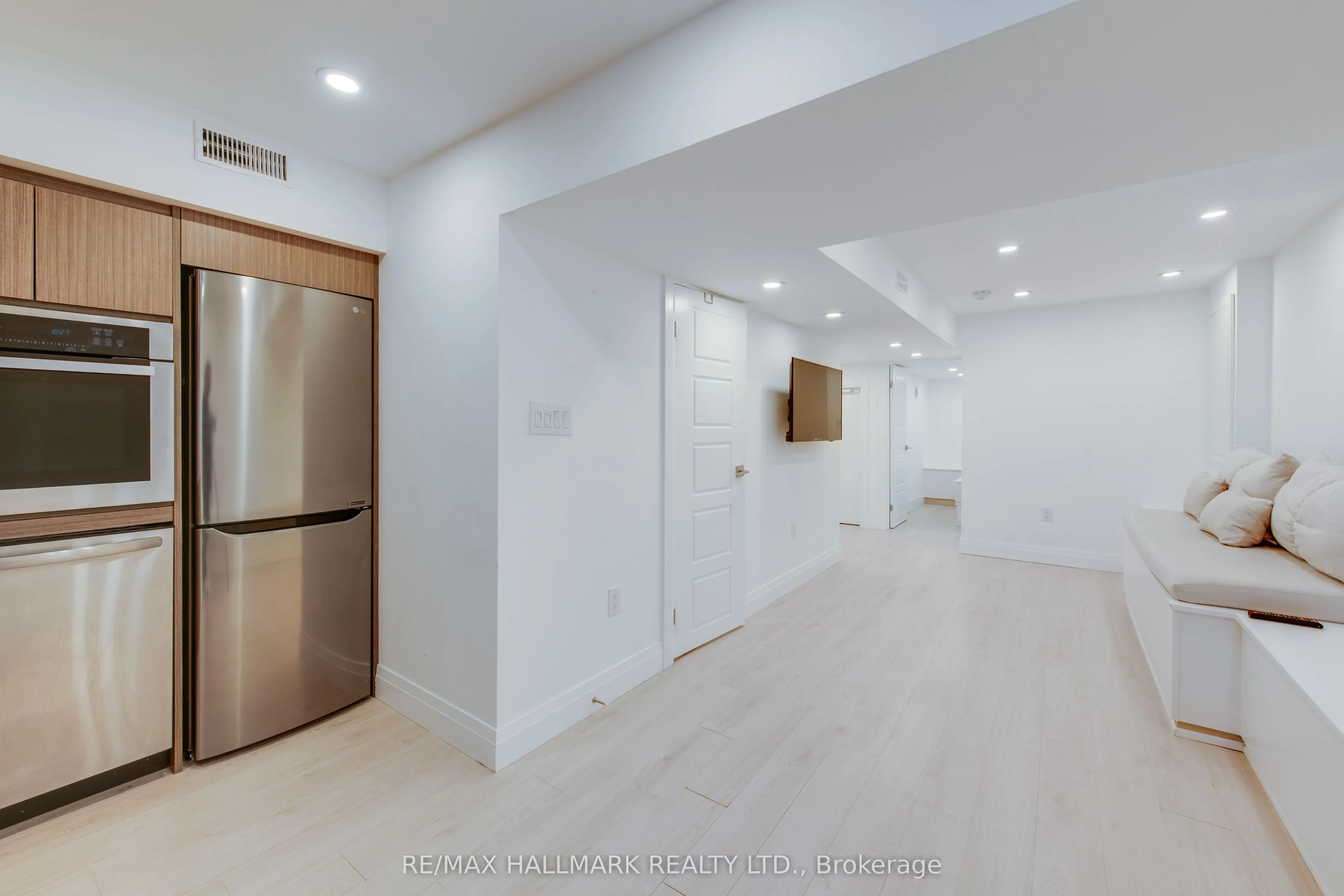 210 Parkmount Road, #Lower
