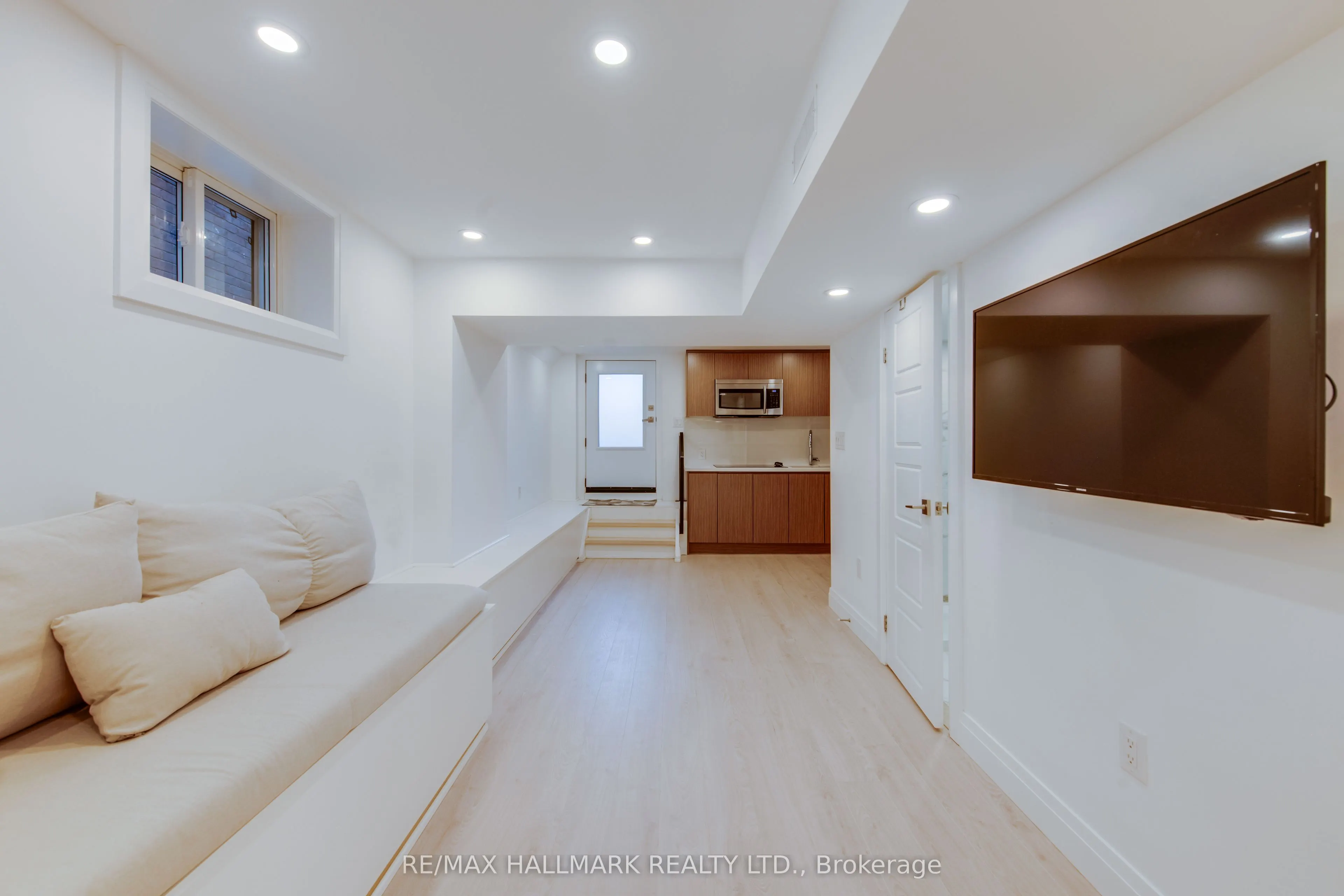 210 Parkmount Road, #Lower