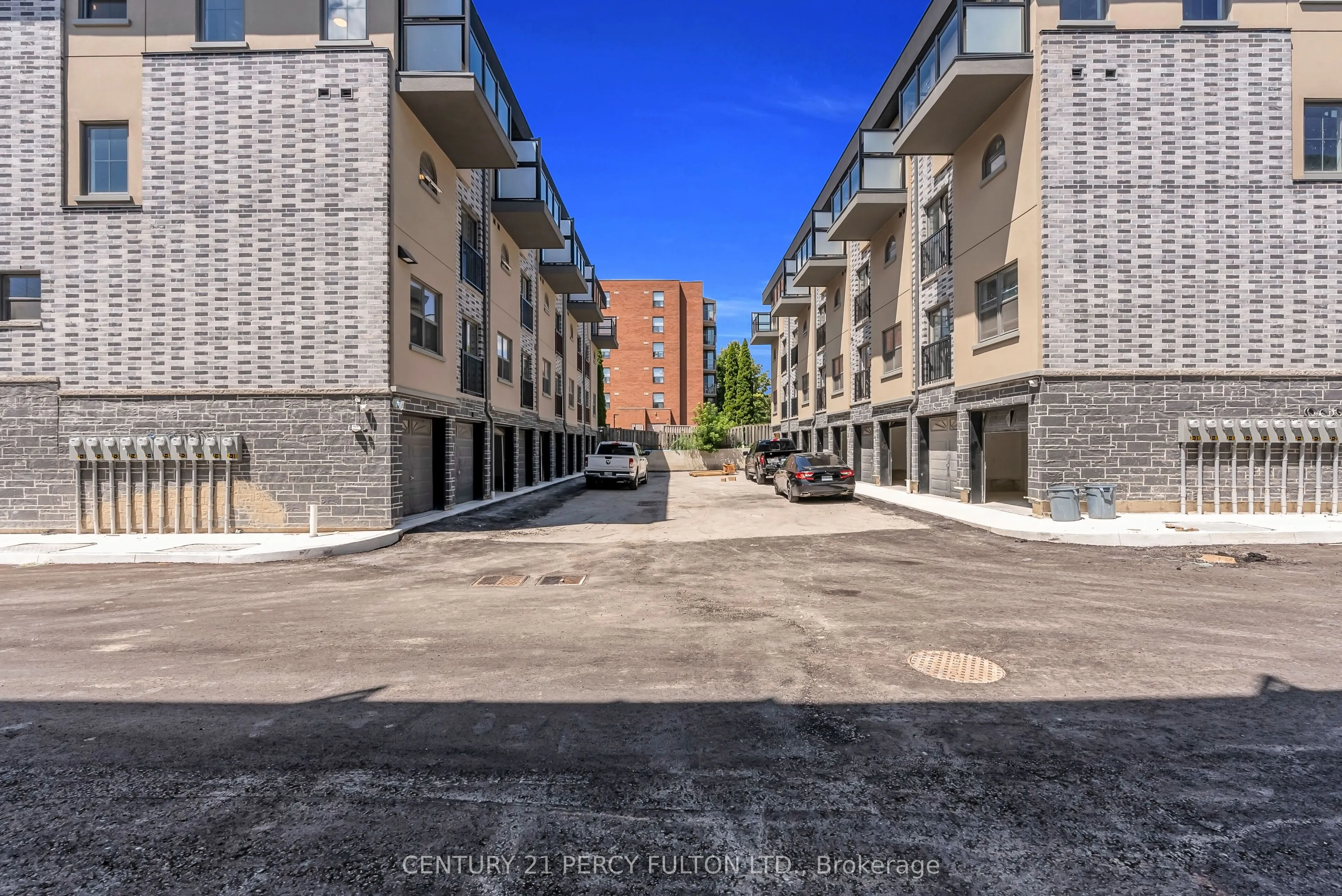 400 Mary Street, #23
