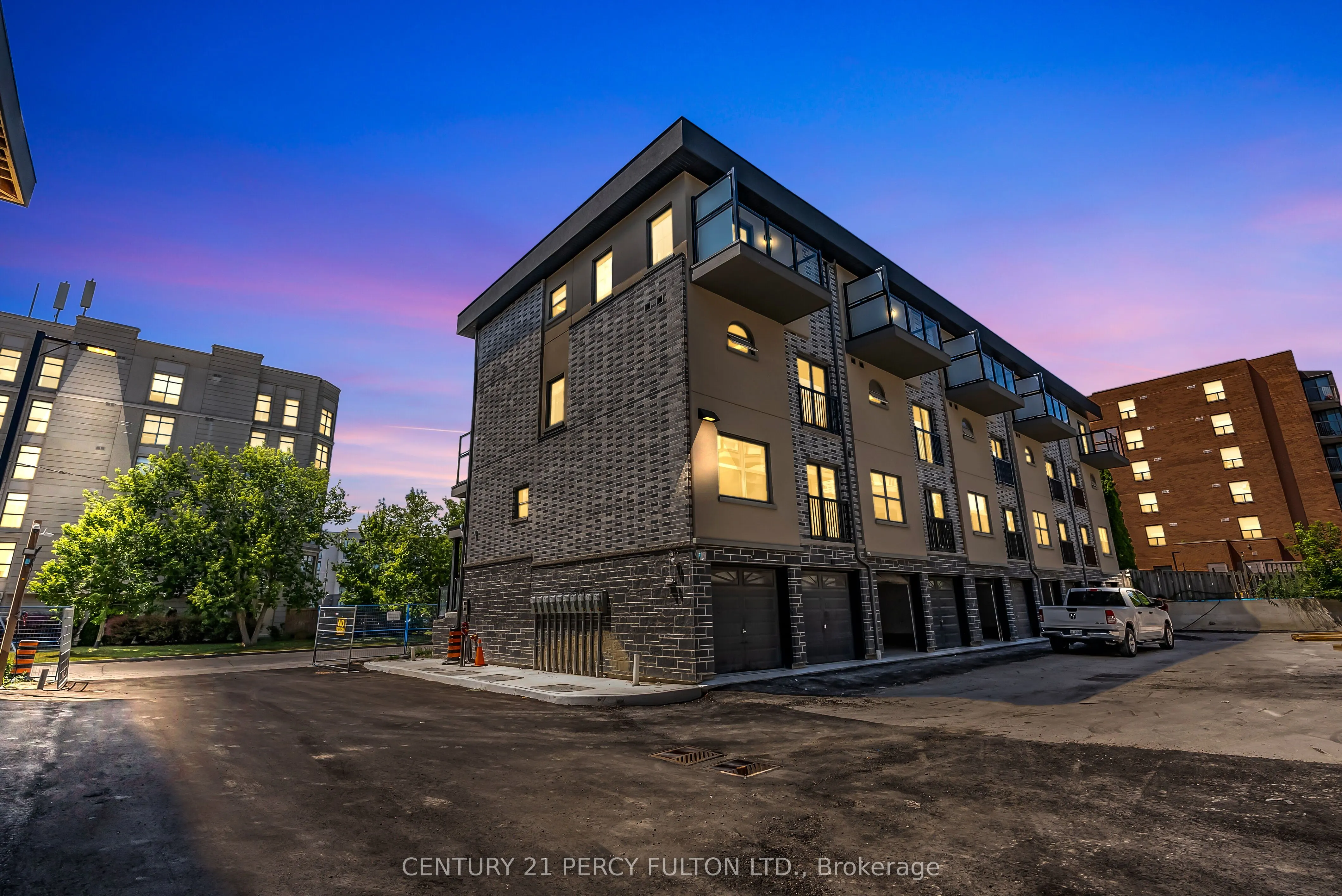 400 Mary Street, #23