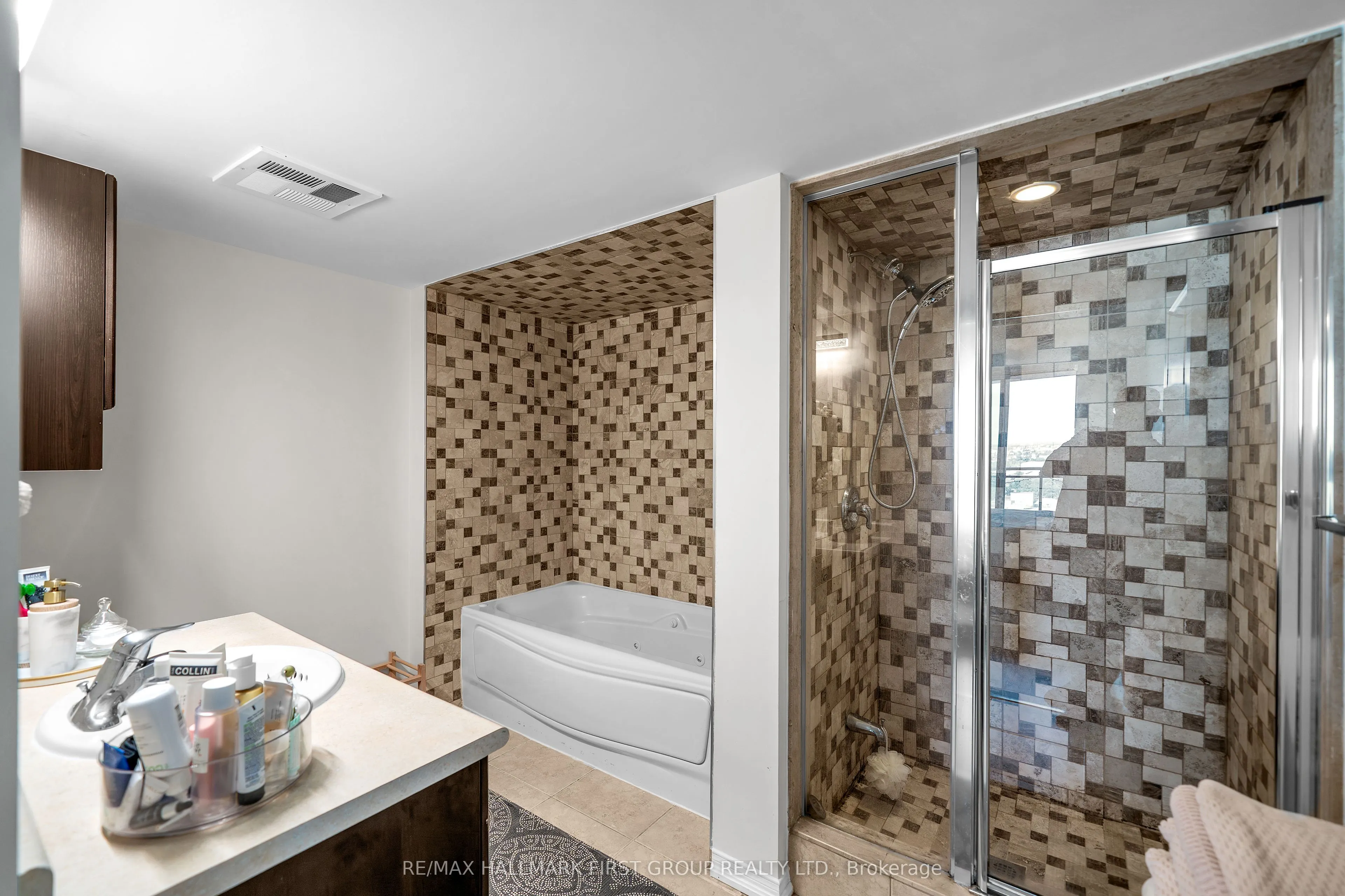 6 Rosebank Drive, #15A