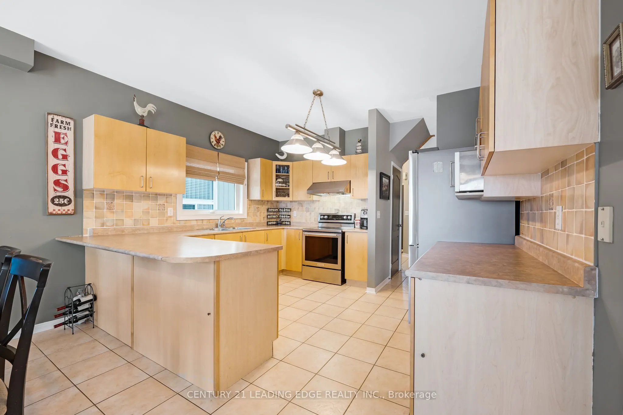 53 Kinross Avenue