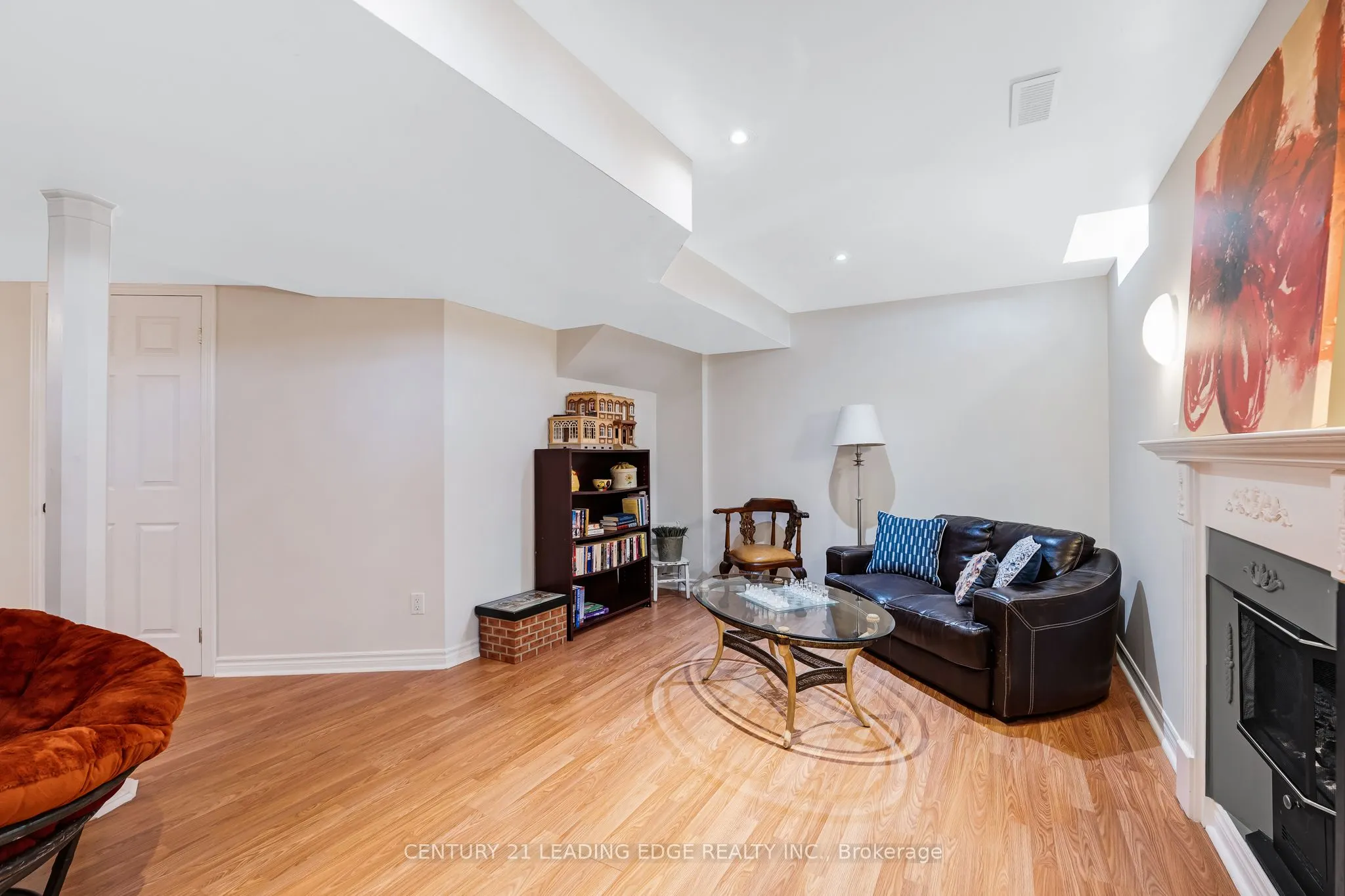 53 Kinross Avenue