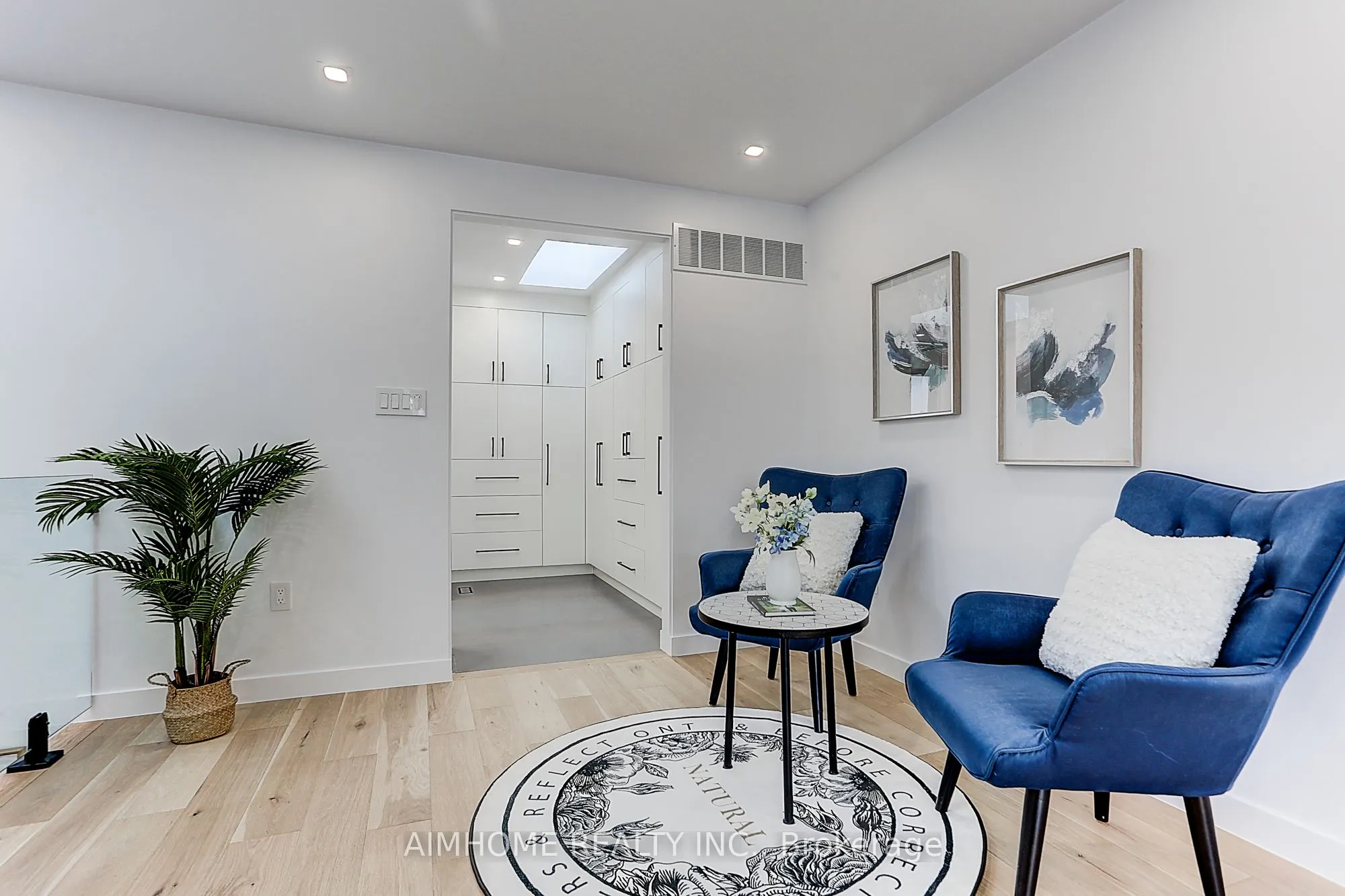 15 Holborne Avenue