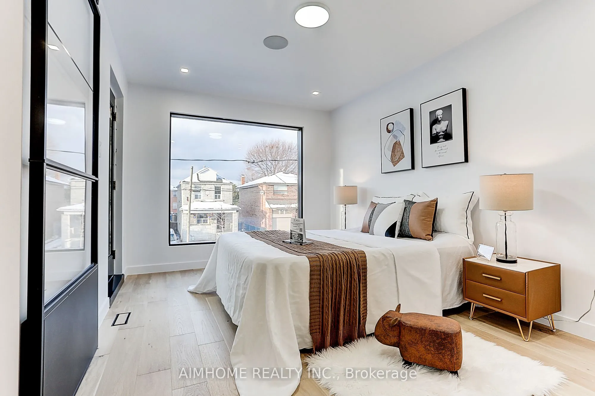 15 Holborne Avenue