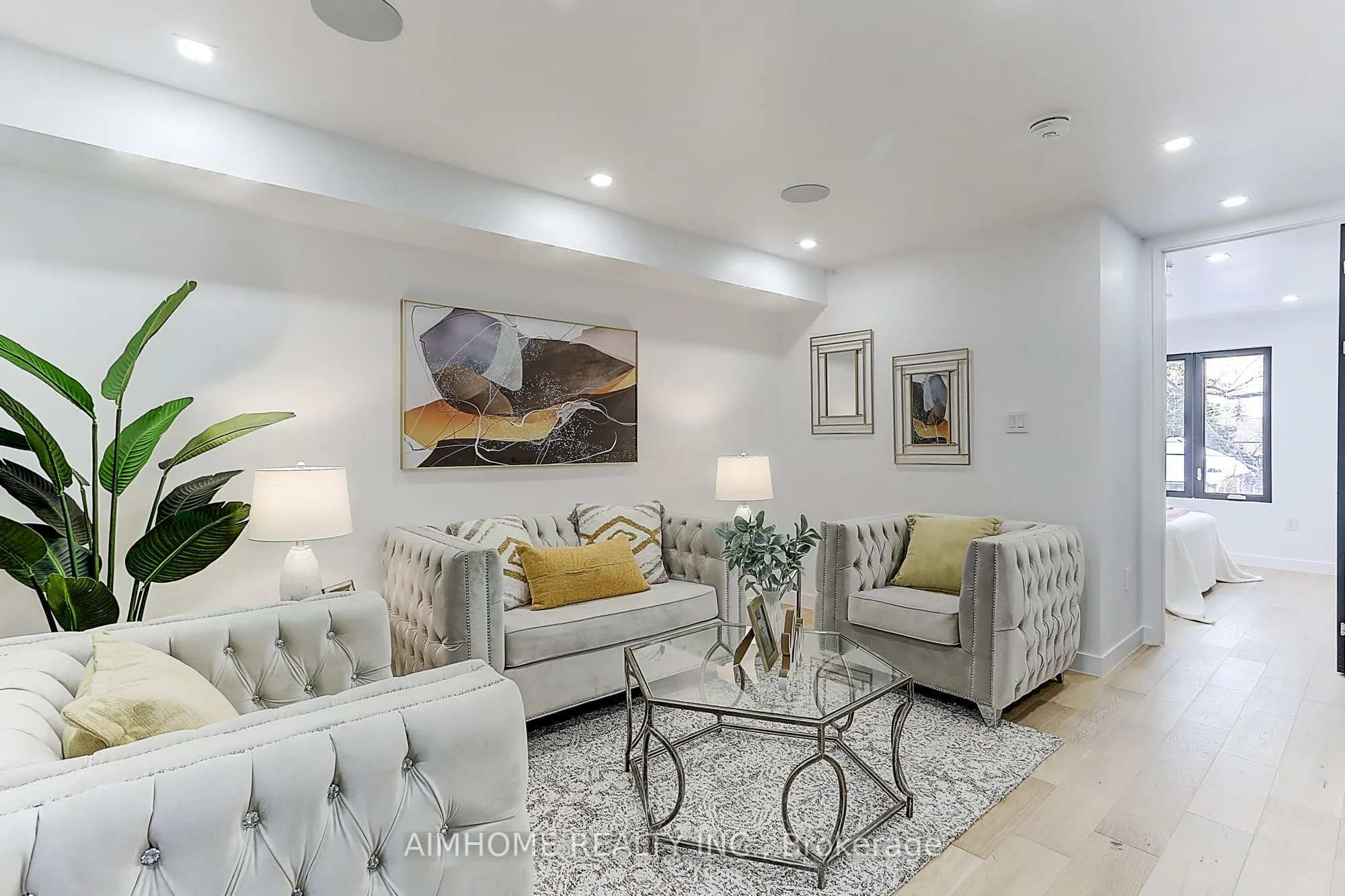 15 Holborne Avenue
