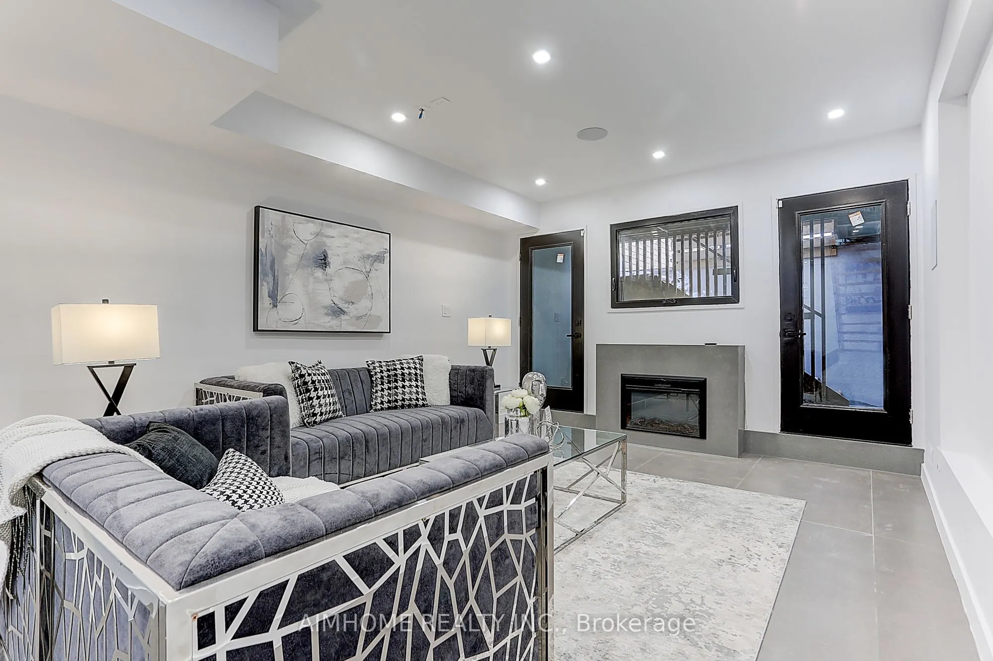 15 Holborne Avenue