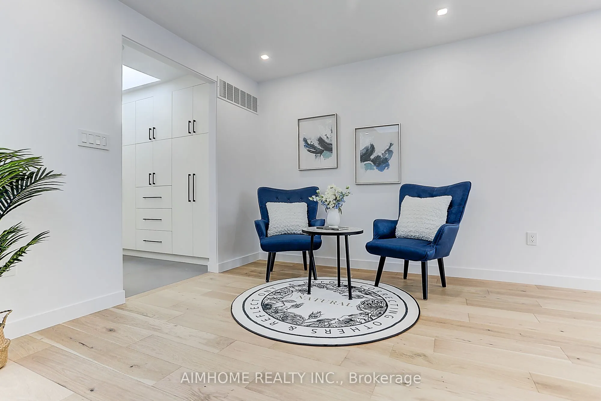 15 Holborne Avenue