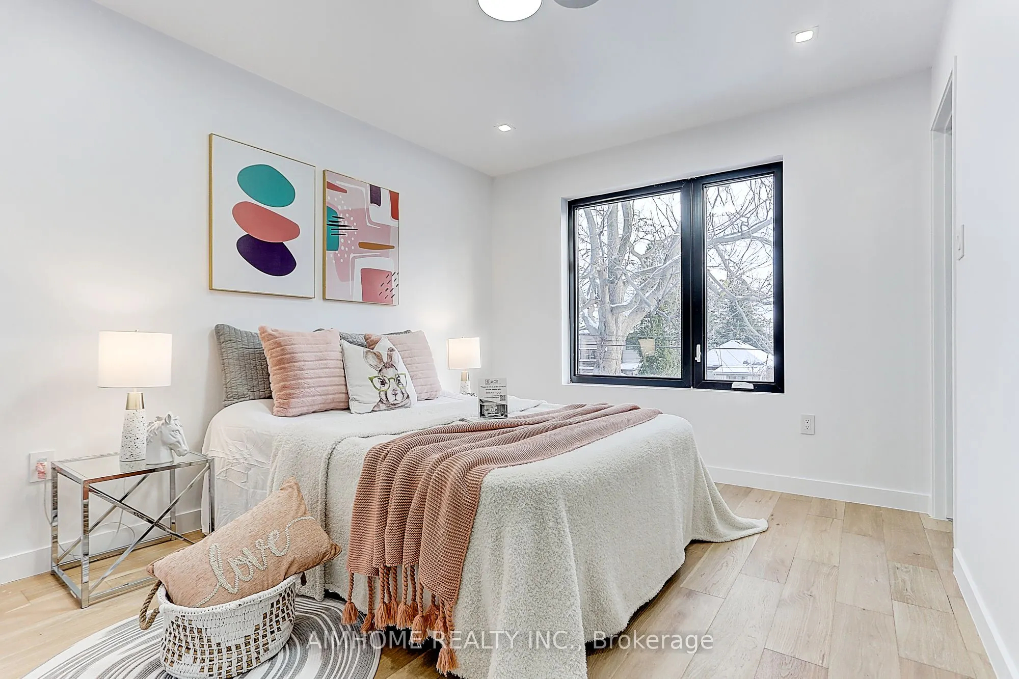 15 Holborne Avenue