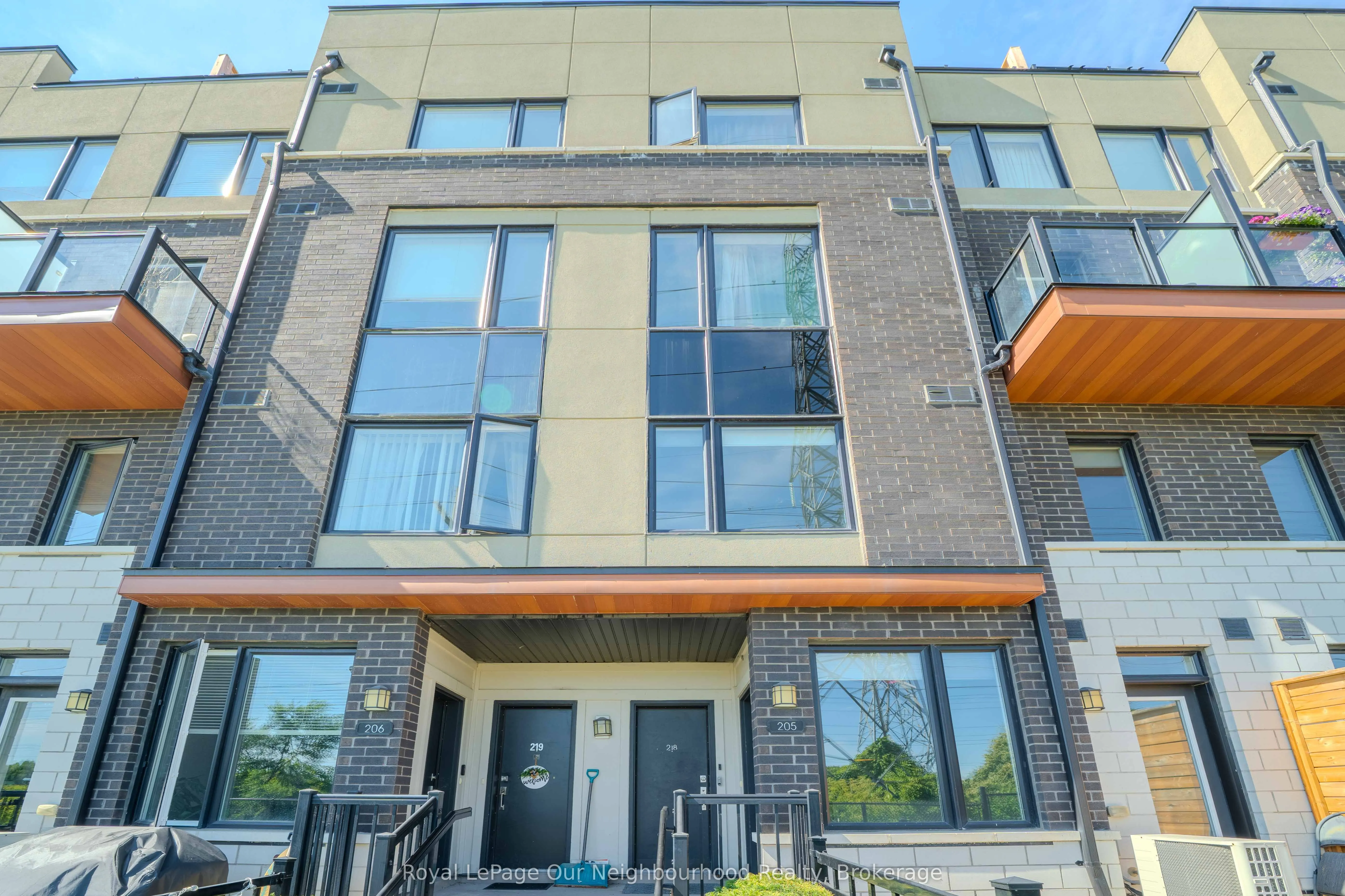 1555 Kingston Road, #205