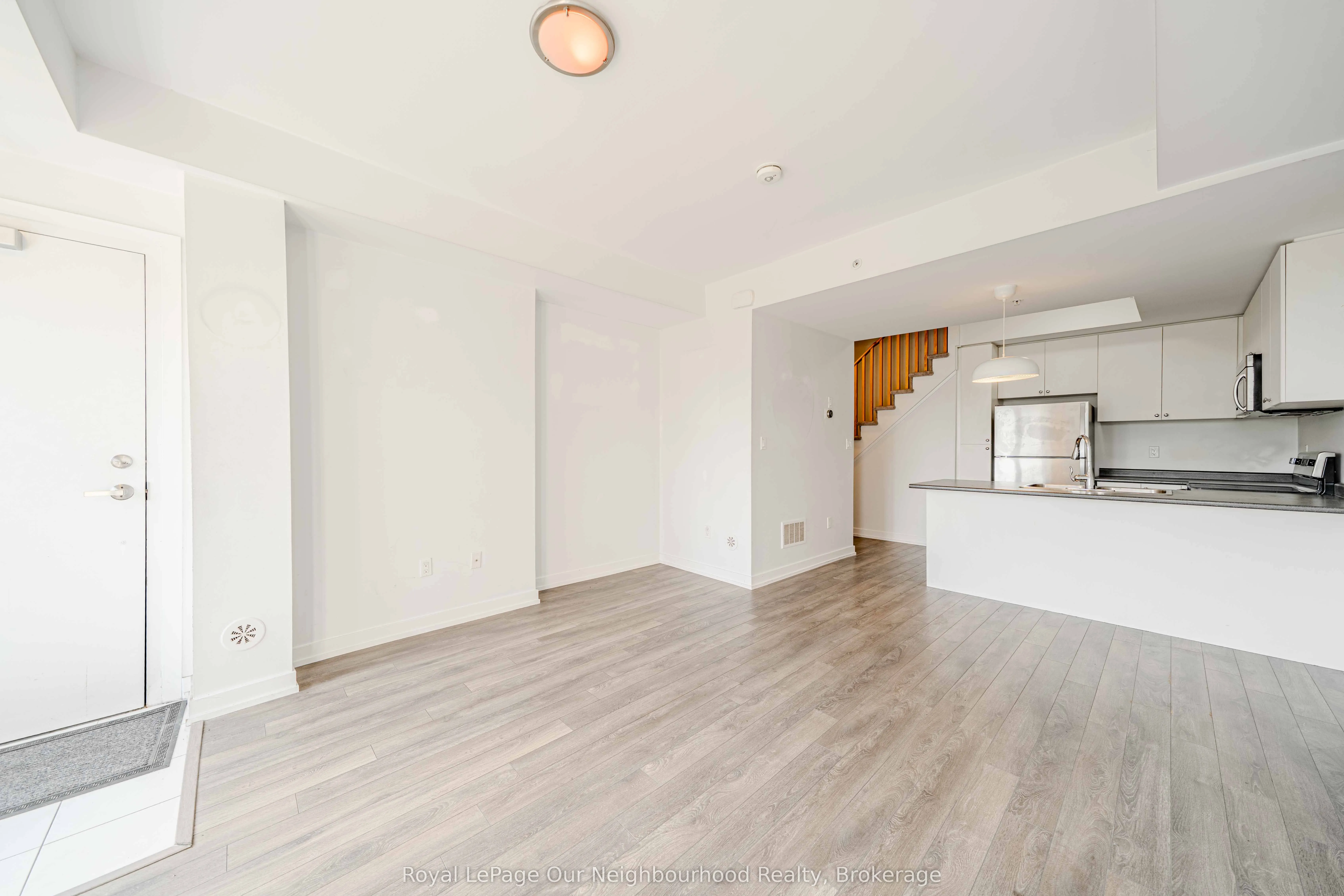 1555 Kingston Road, #205