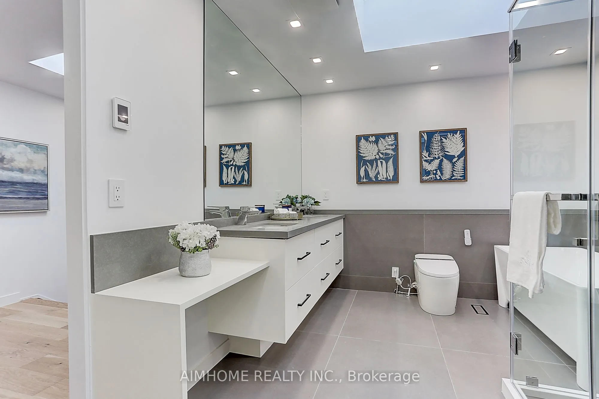 15 Holborne Avenue, #ROOM 1