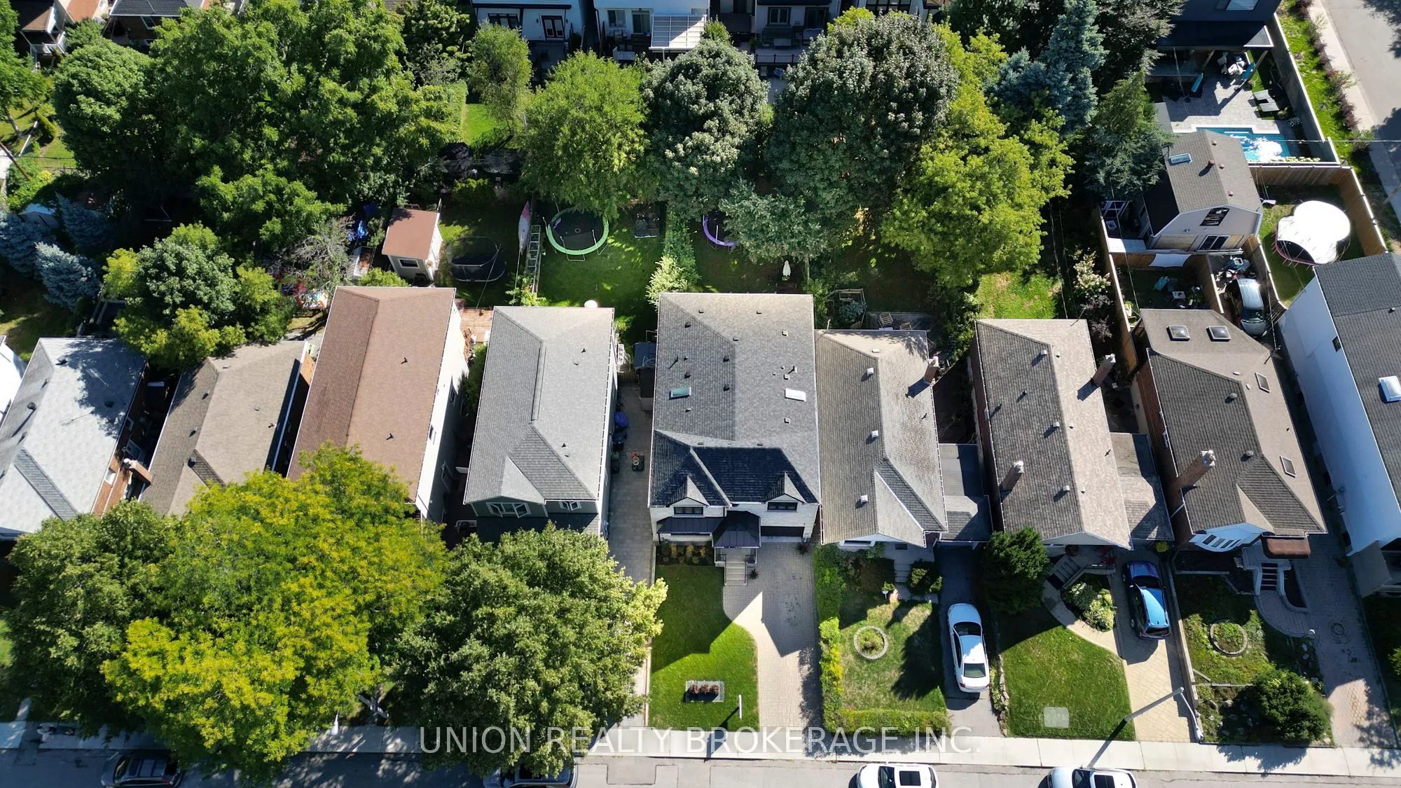 33 Hunt Club Drive