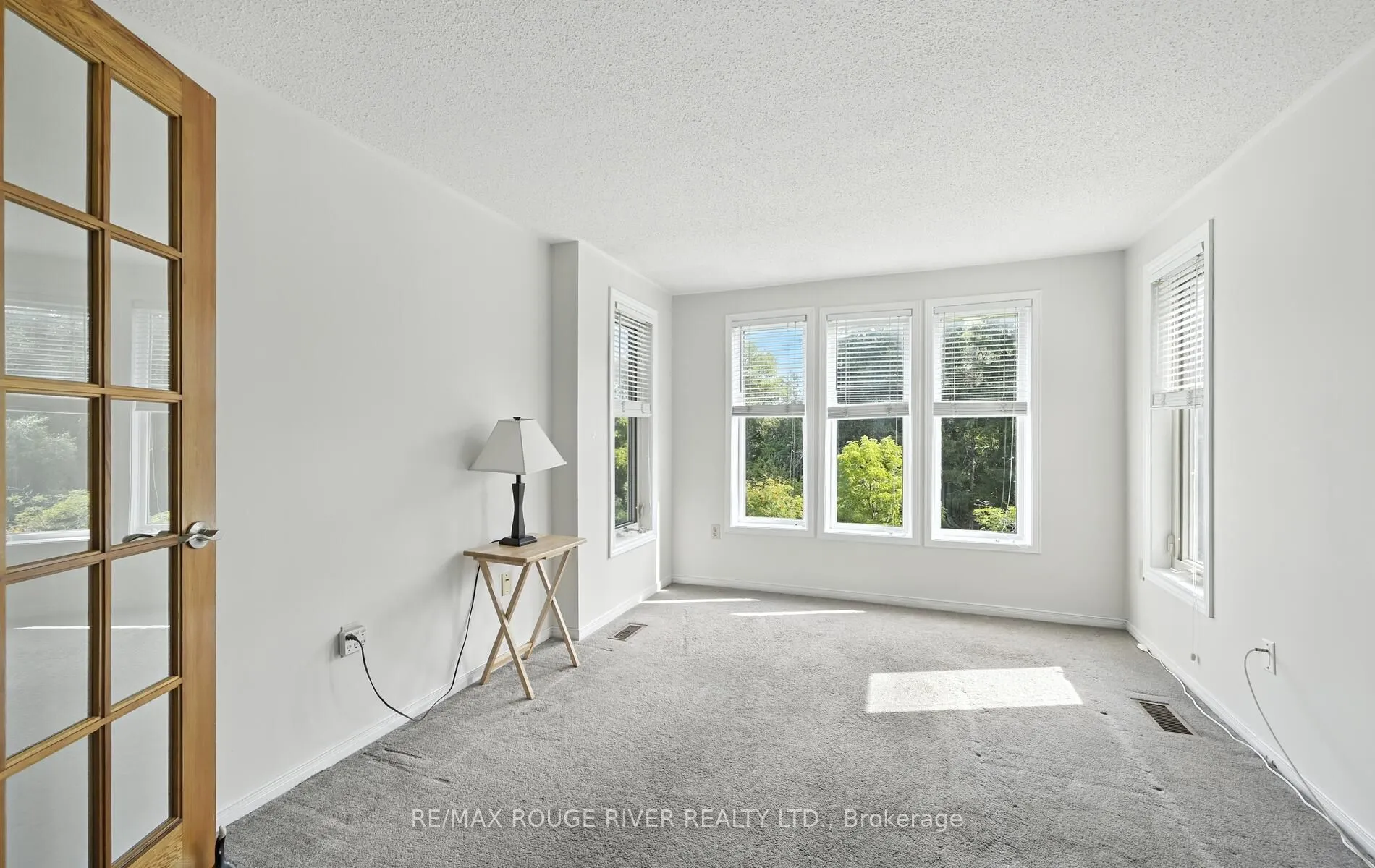 575 Dunrobin Court