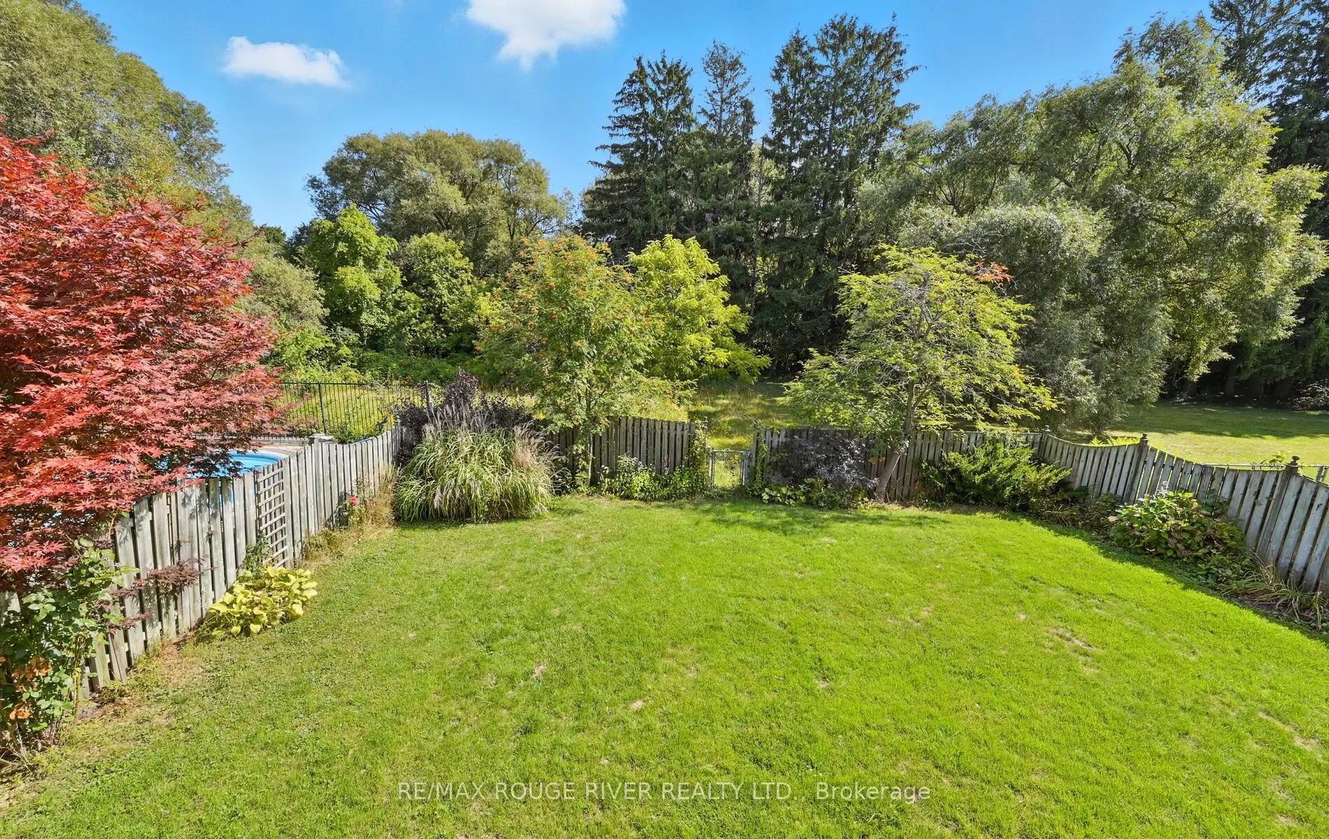 575 Dunrobin Court