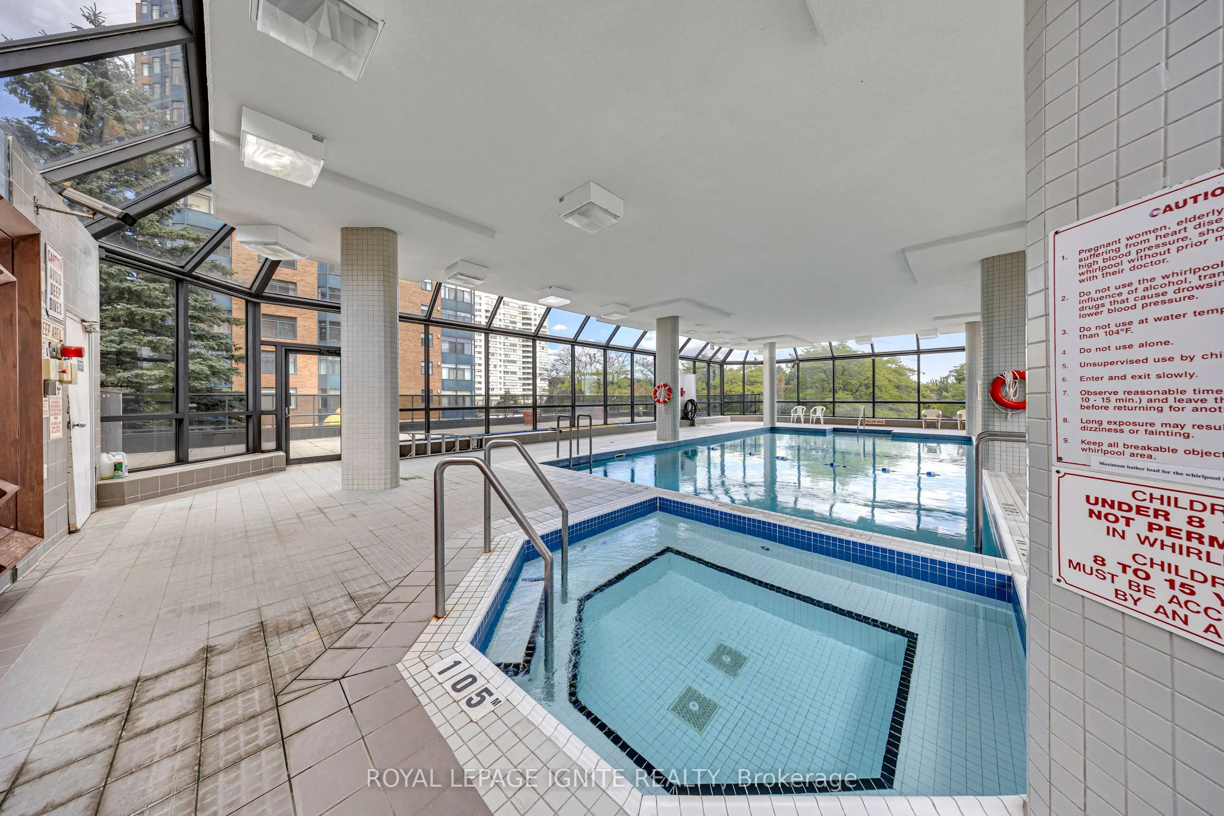 88 Alton Towers Circle, #215
