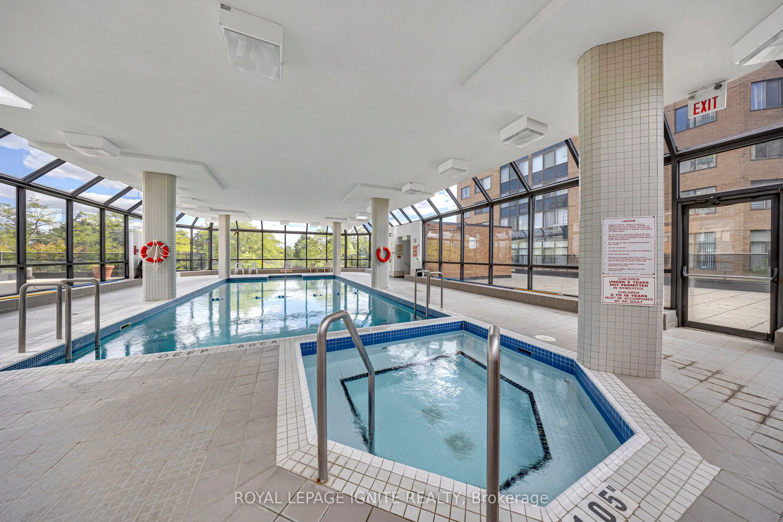 88 Alton Towers Circle, #215