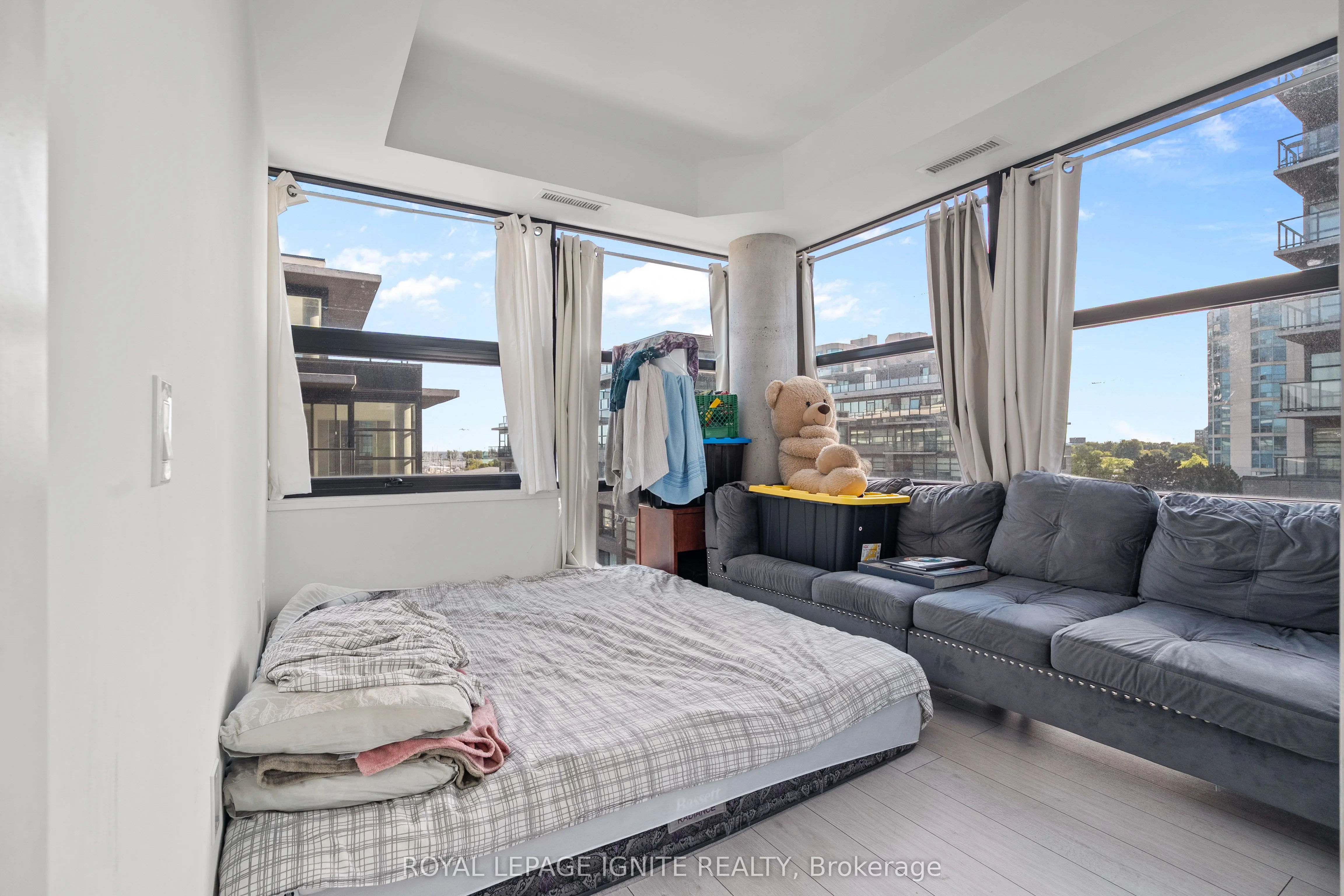 1604(B) Charles Street, #414
