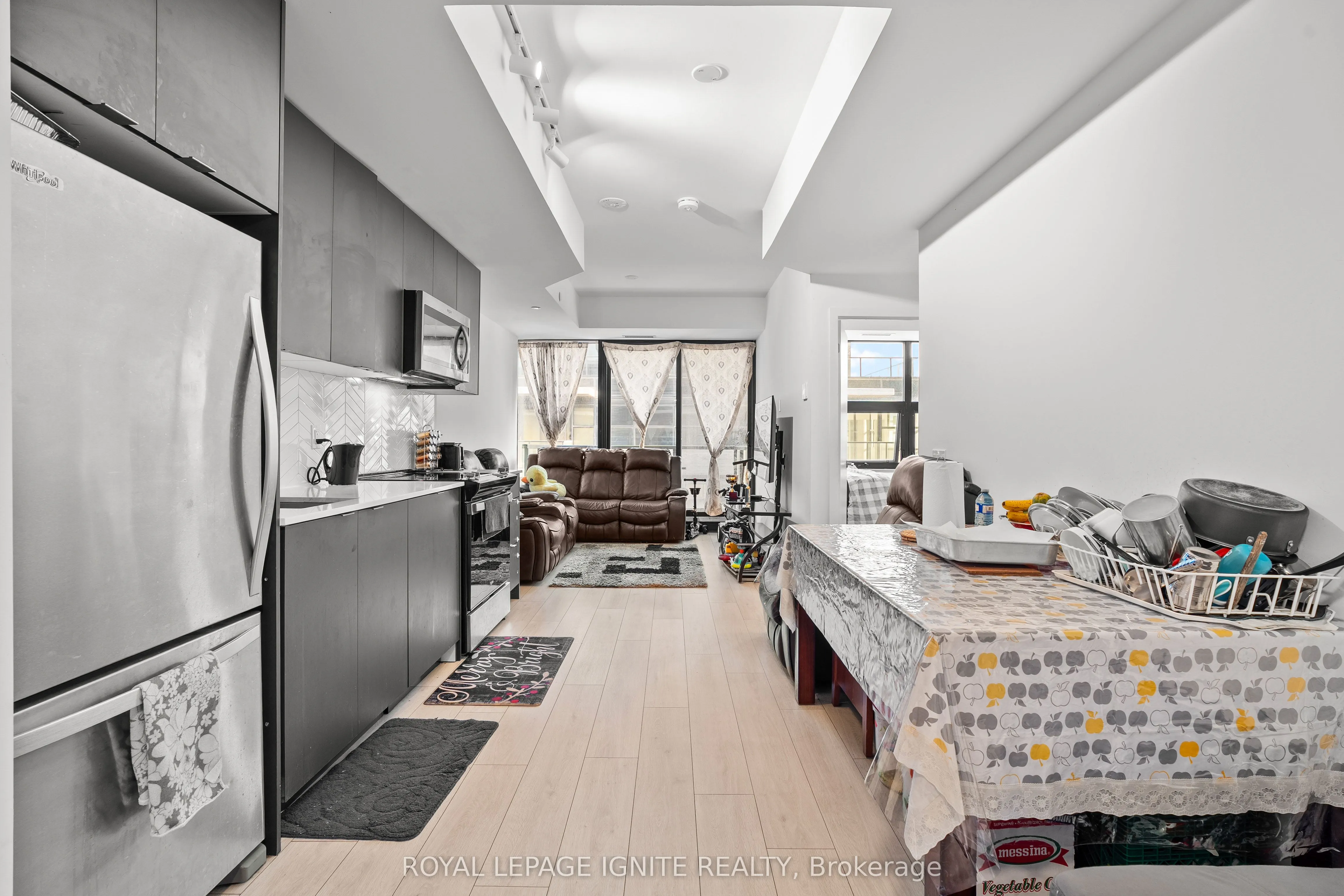 1604(B) Charles Street, #414