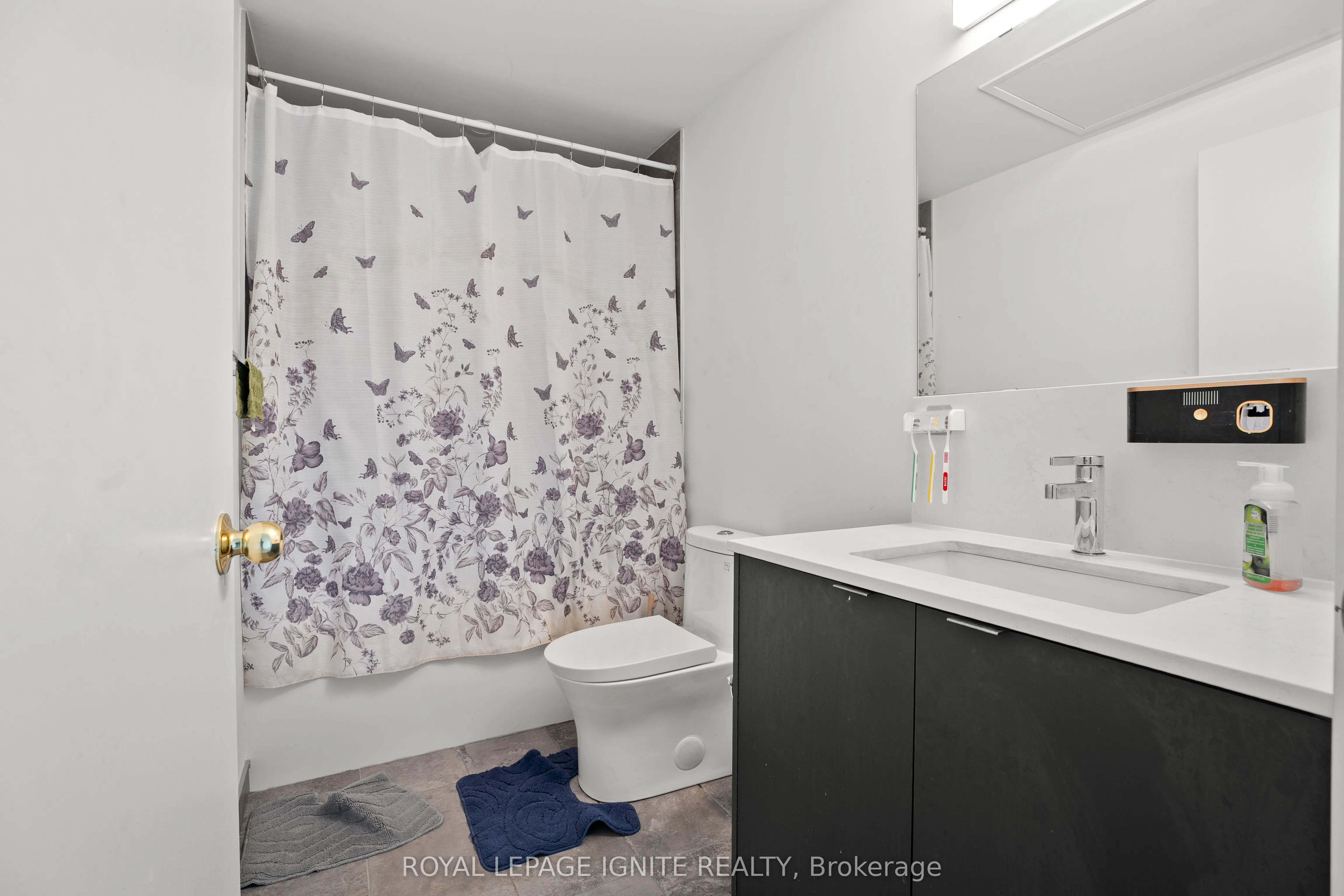 1604(B) Charles Street, #414