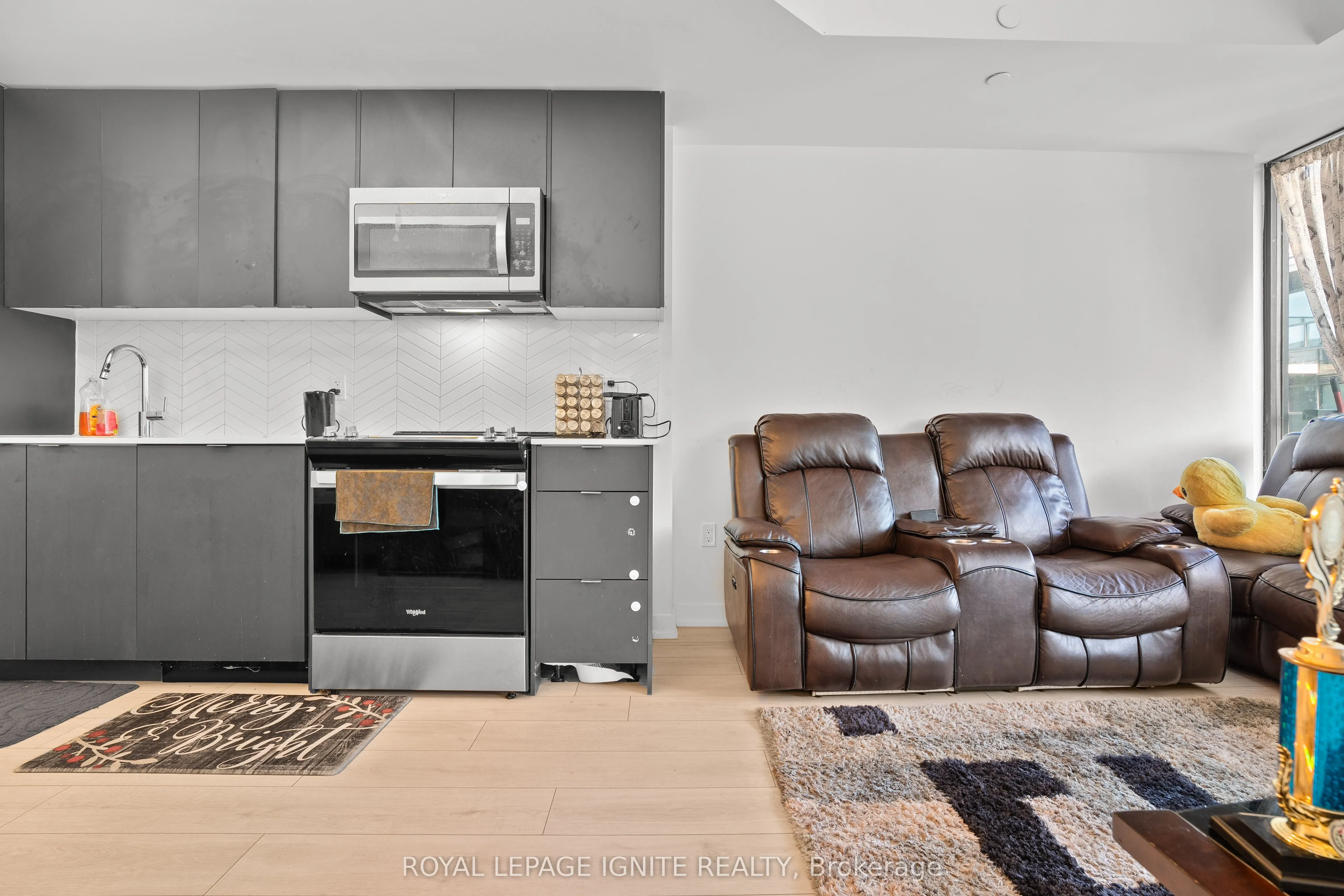 1604(B) Charles Street, #414