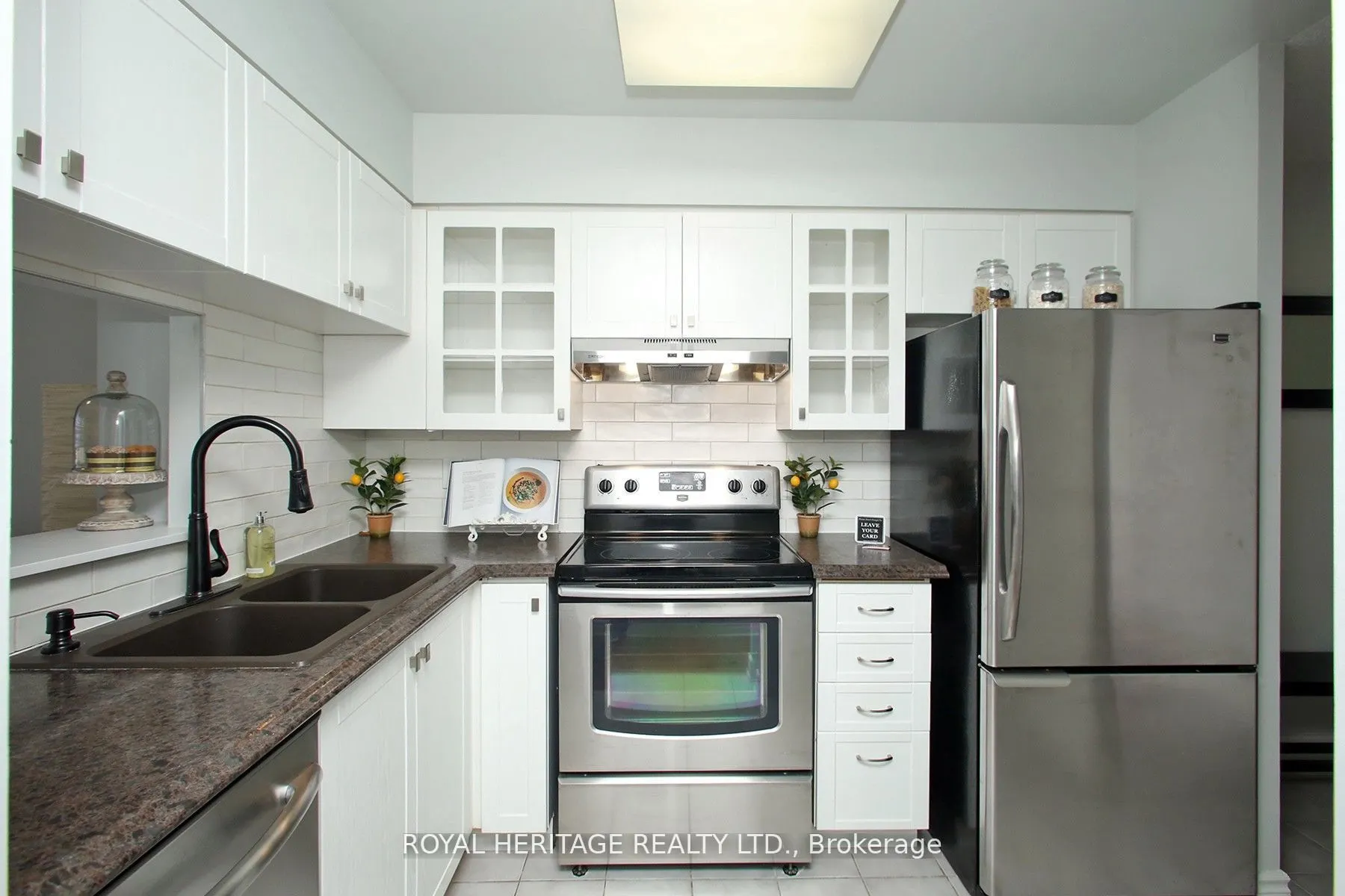 3231 Eglinton Avenue E, #505