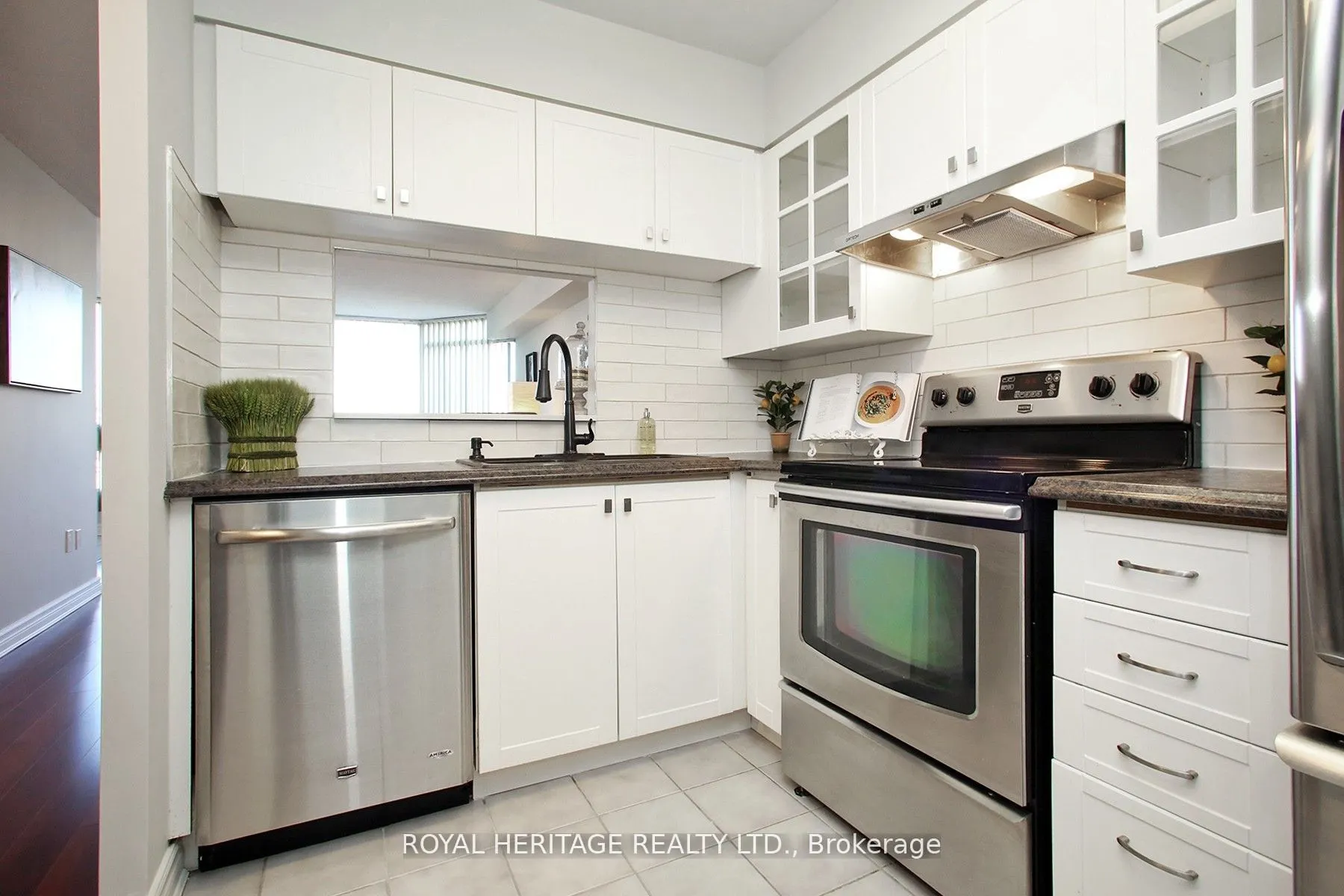 3231 Eglinton Avenue E, #505