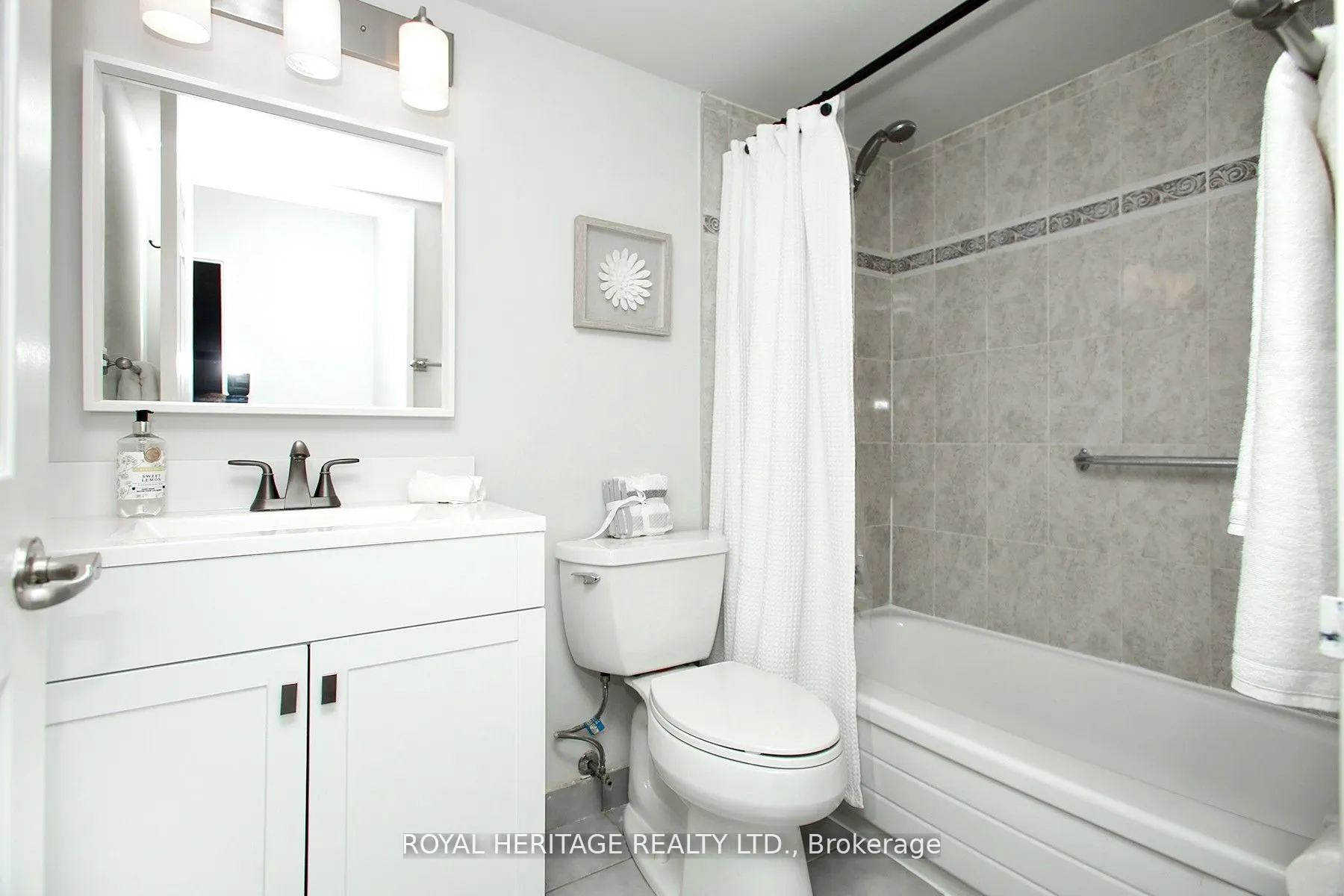 3231 Eglinton Avenue E, #505