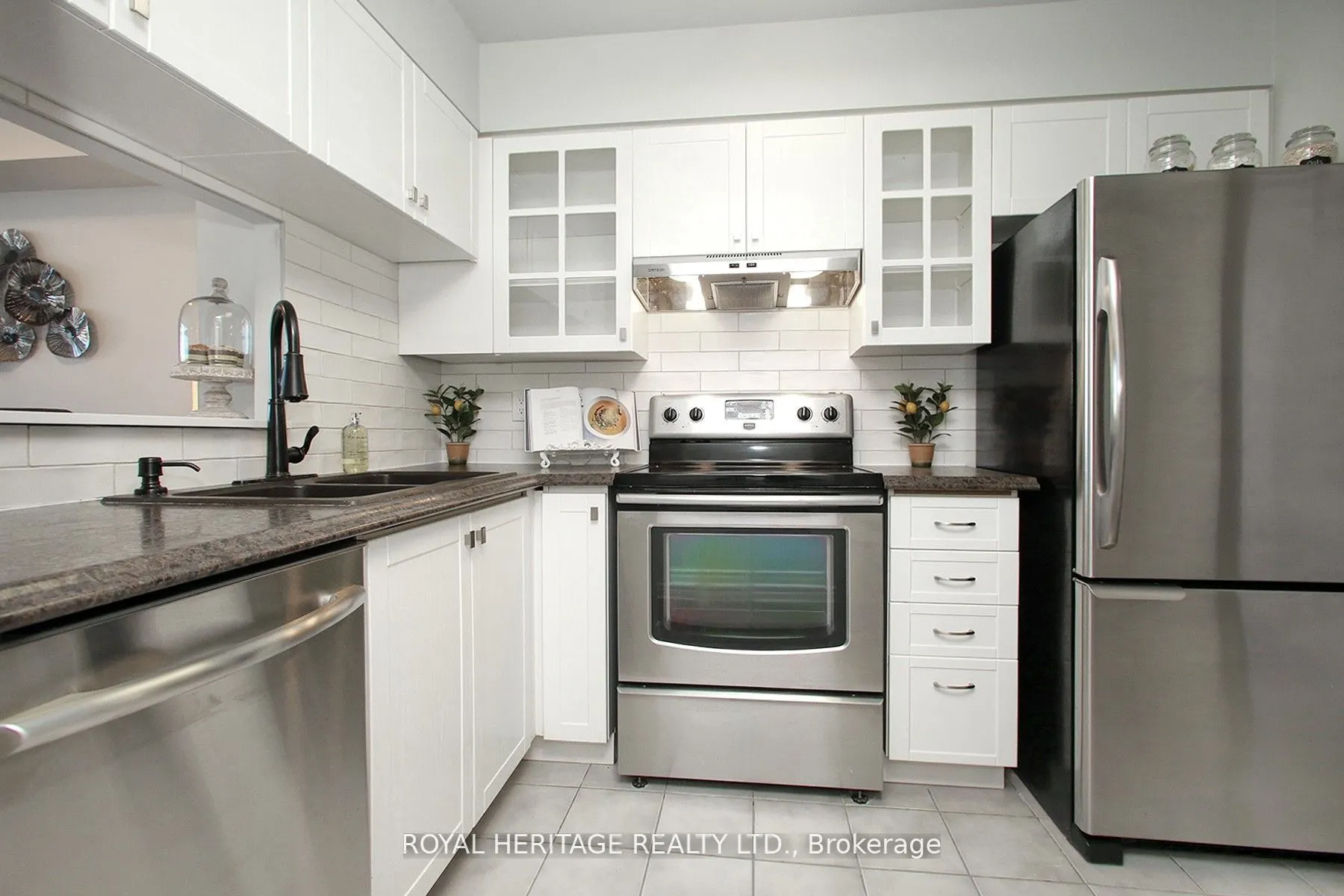 3231 Eglinton Avenue E, #505