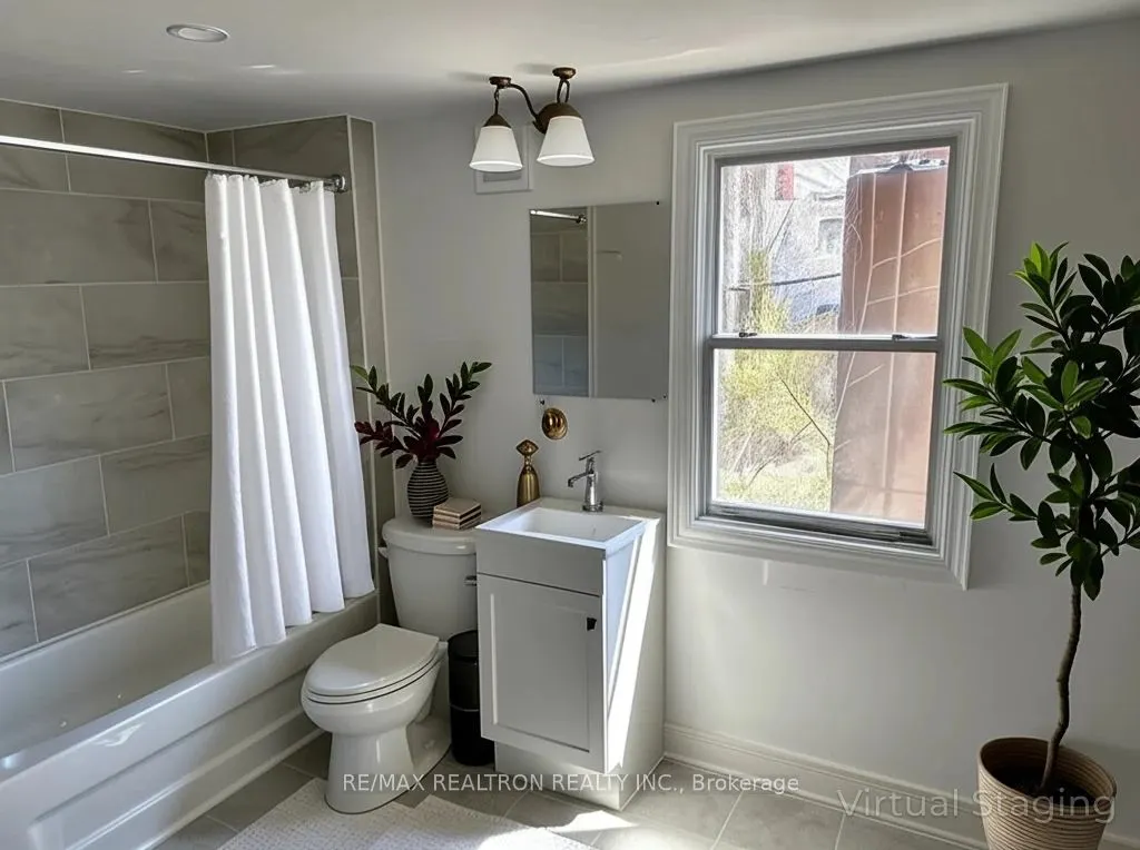 1295 Gerrard Street E, #3
