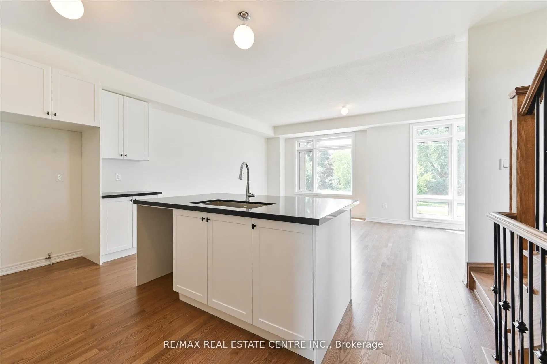 2 Cunliffe Lane