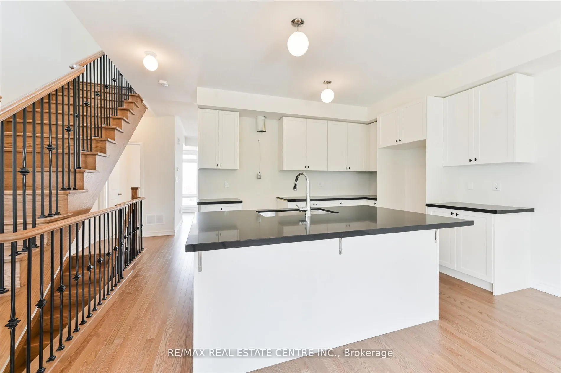 2 Cunliffe Lane