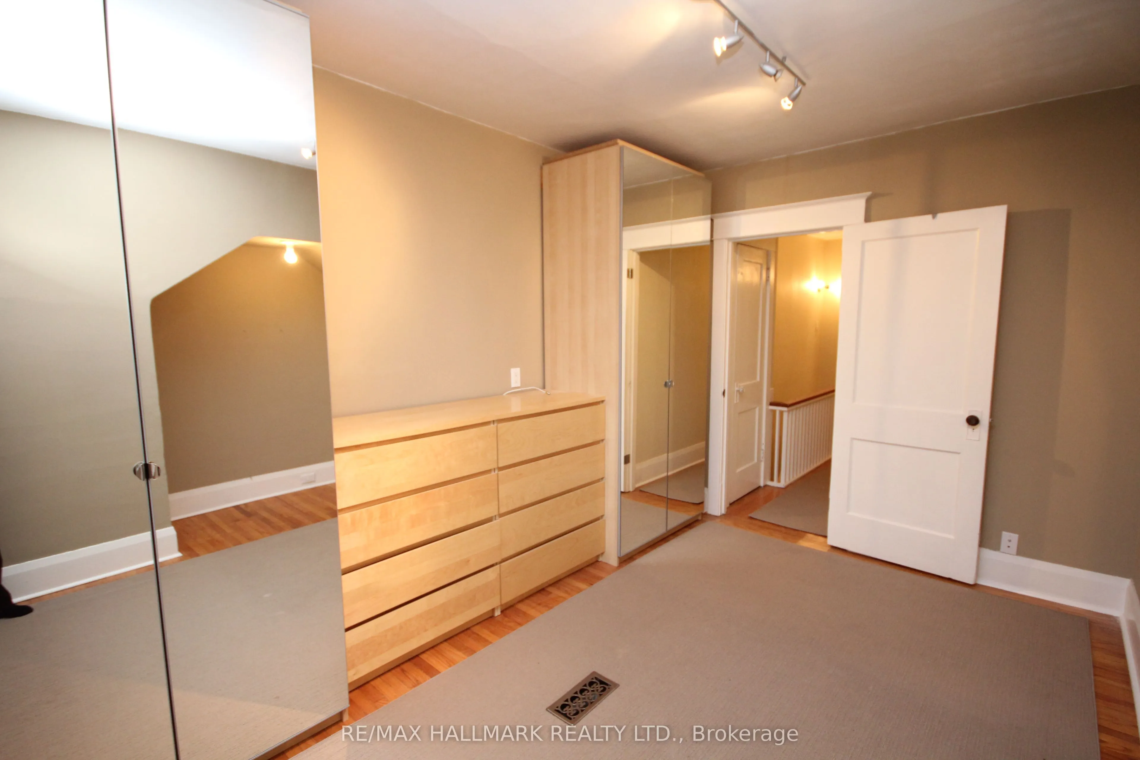 31 Hiawatha Road