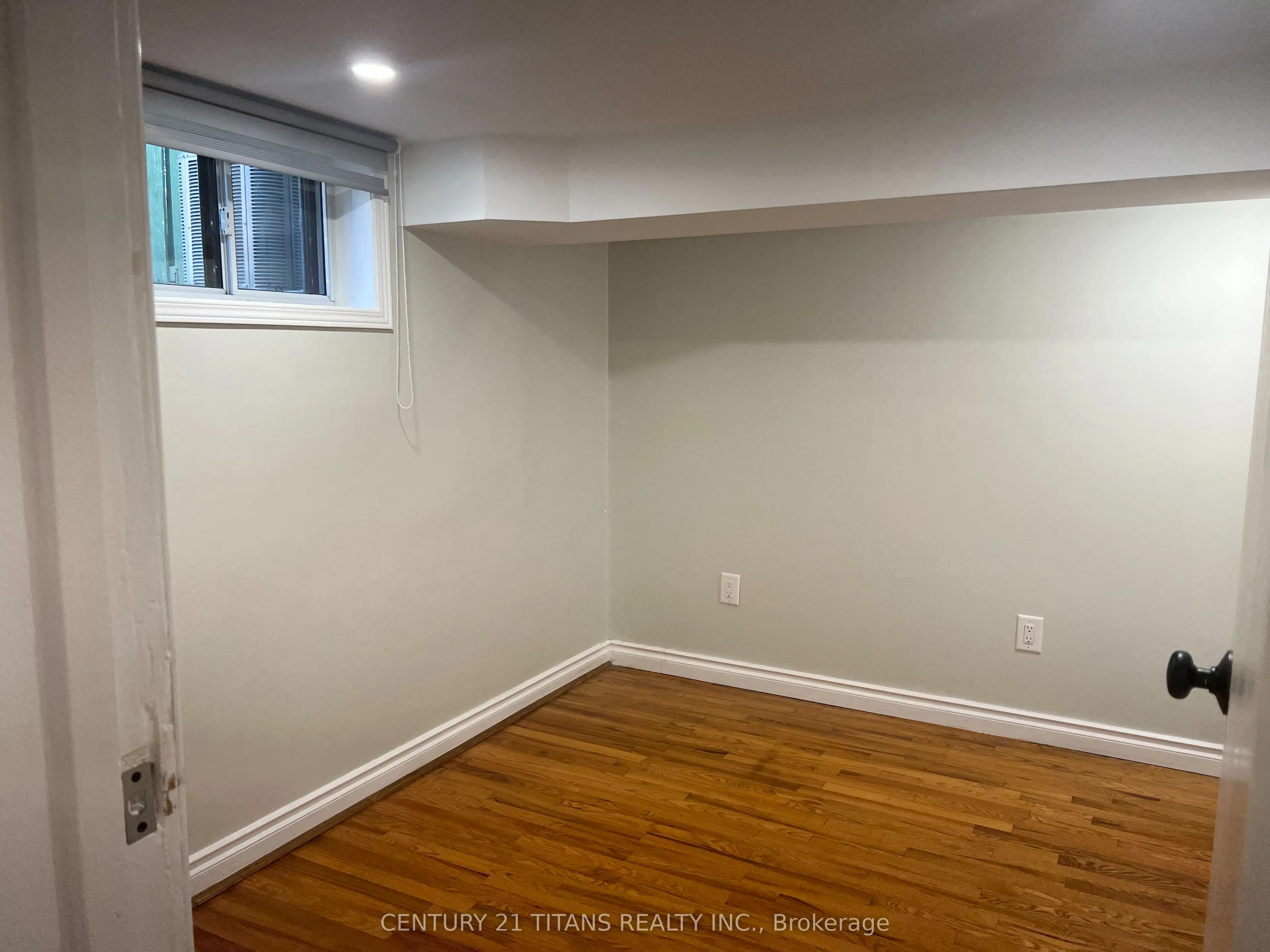 54 Newlands Avenue