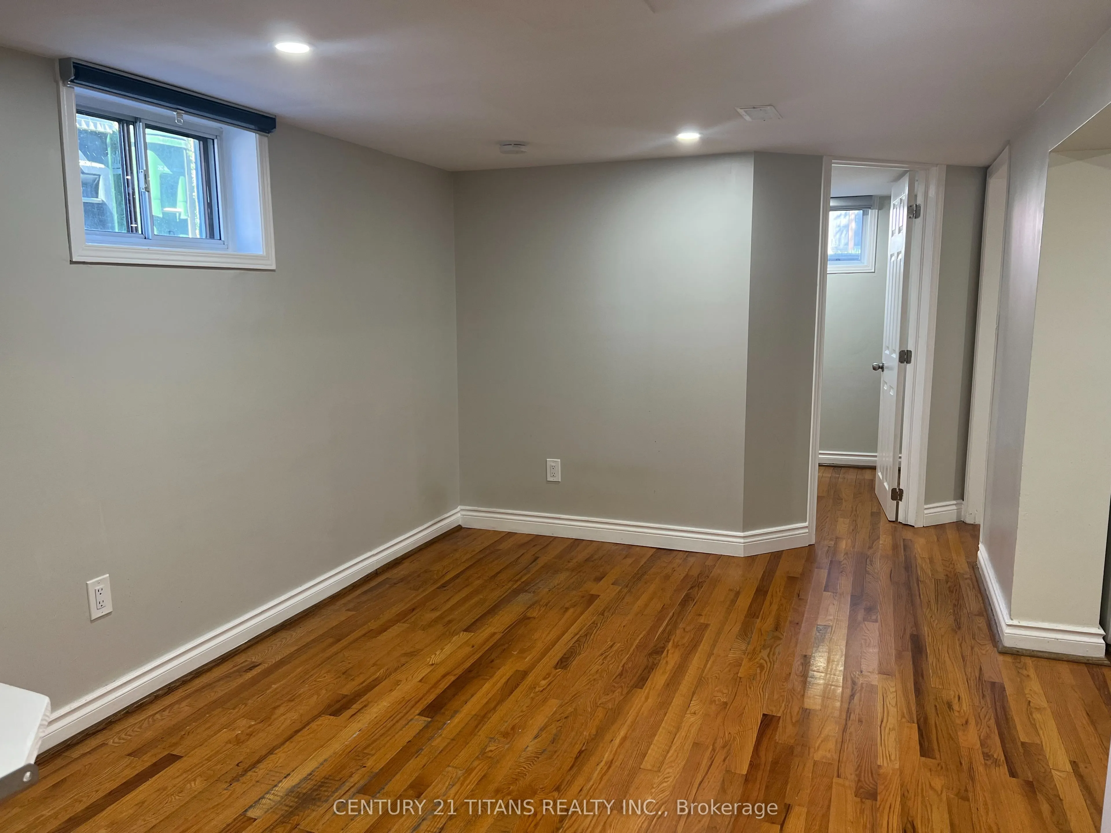 54 Newlands Avenue