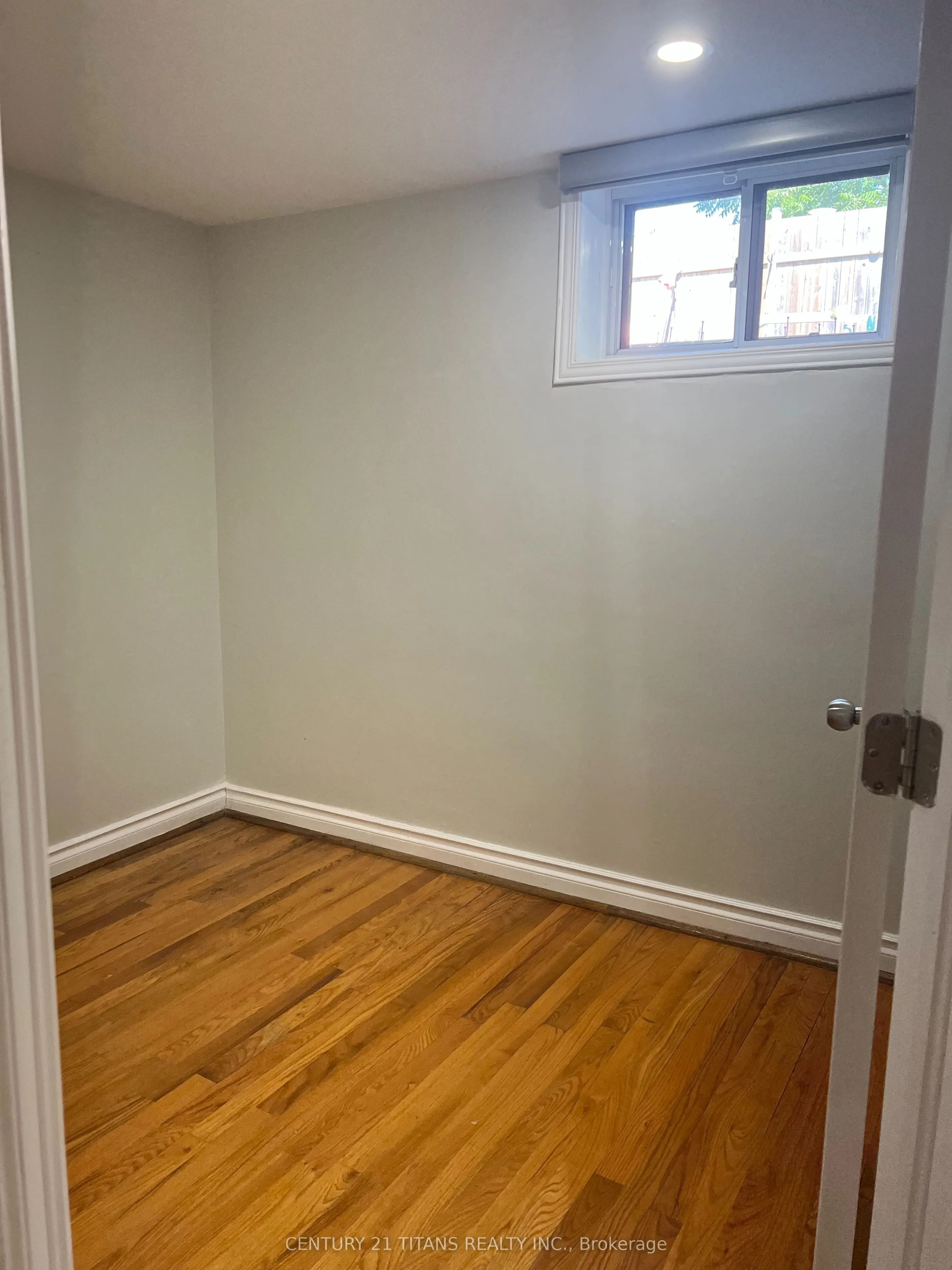 54 Newlands Avenue