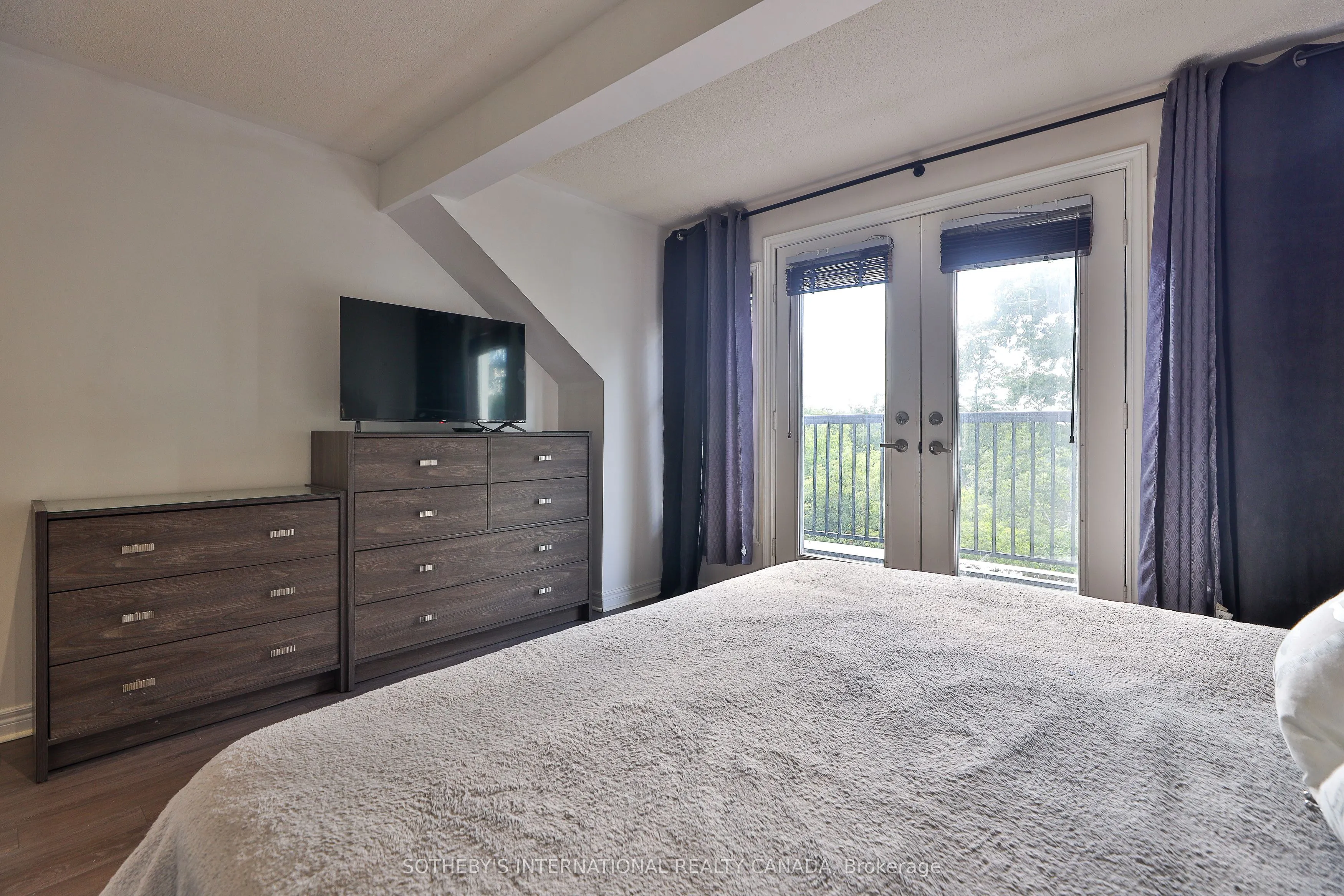 1330 Altona Road, #21