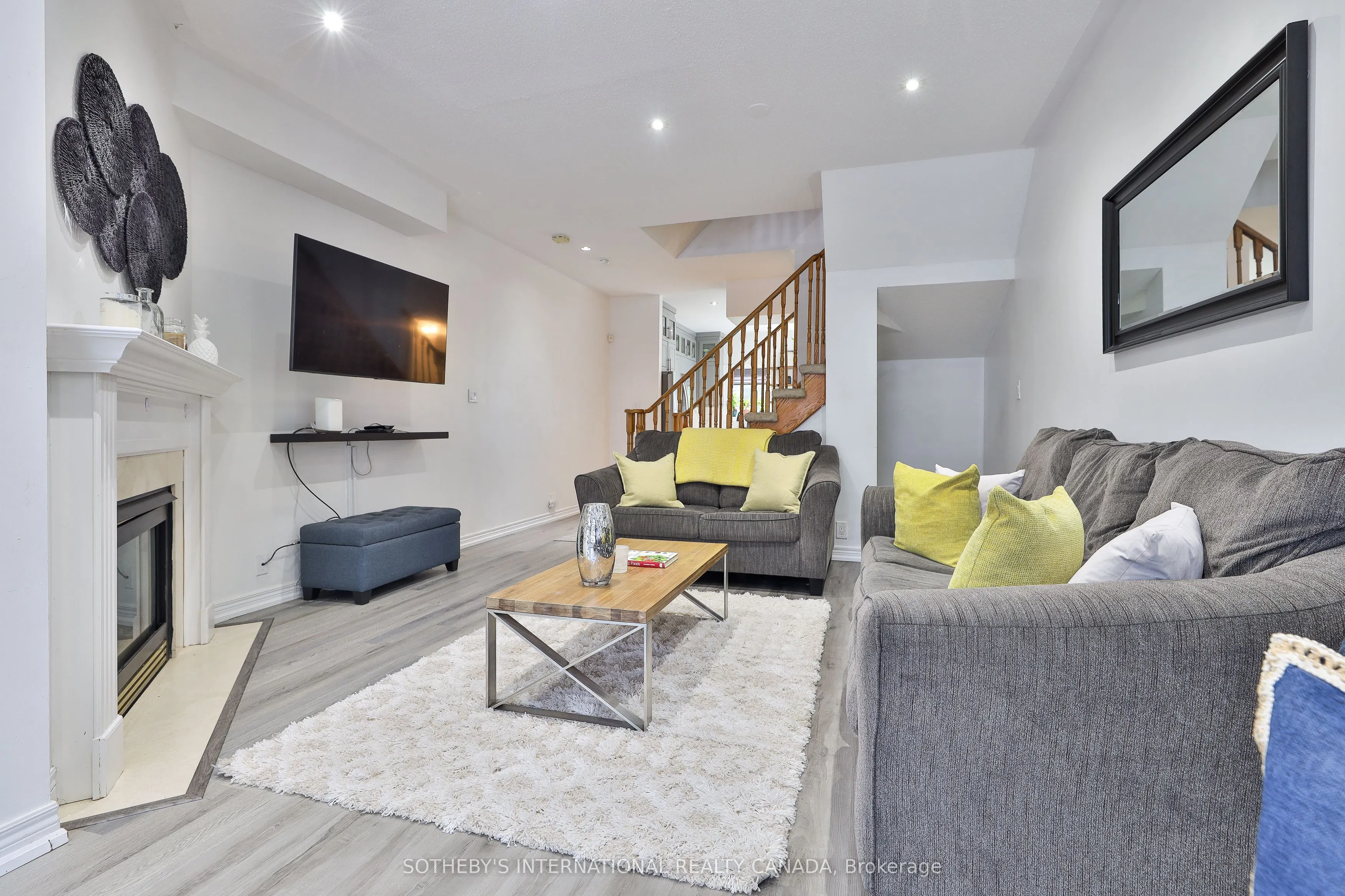 1330 Altona Road, #21