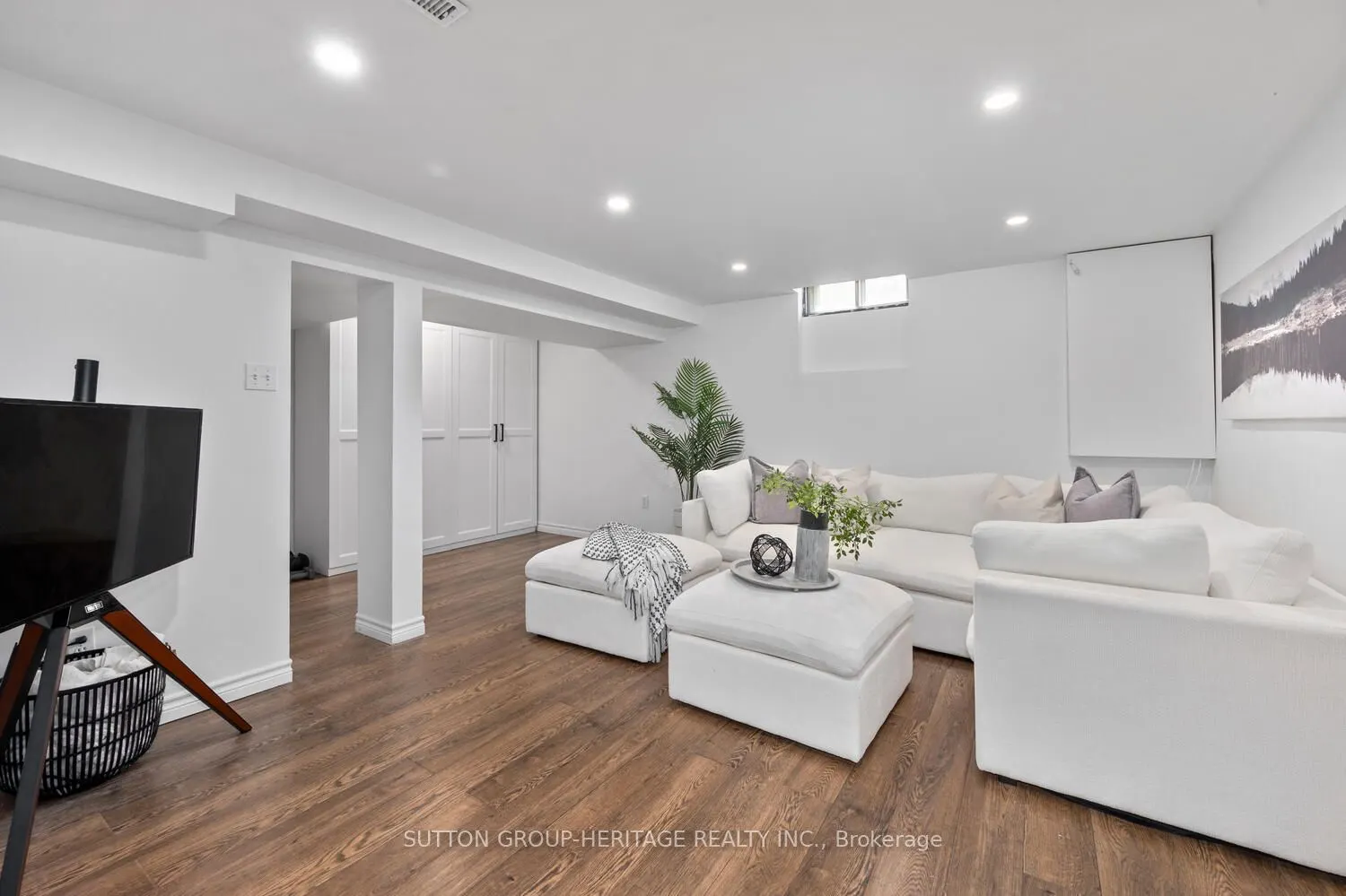 23 Agate Road