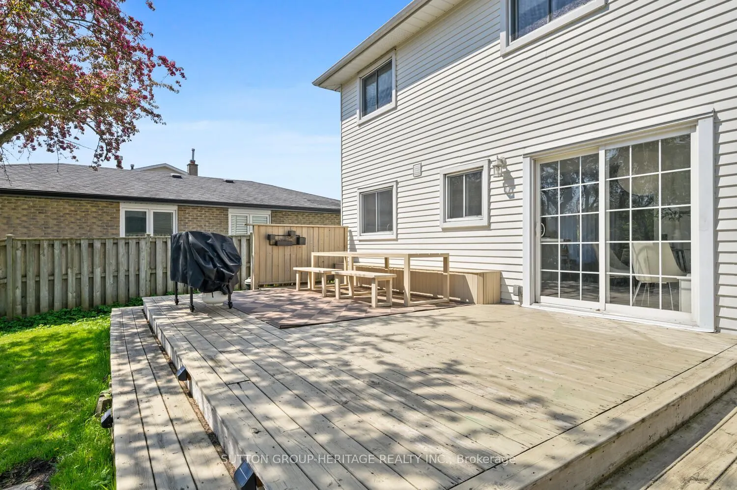 23 Agate Road
