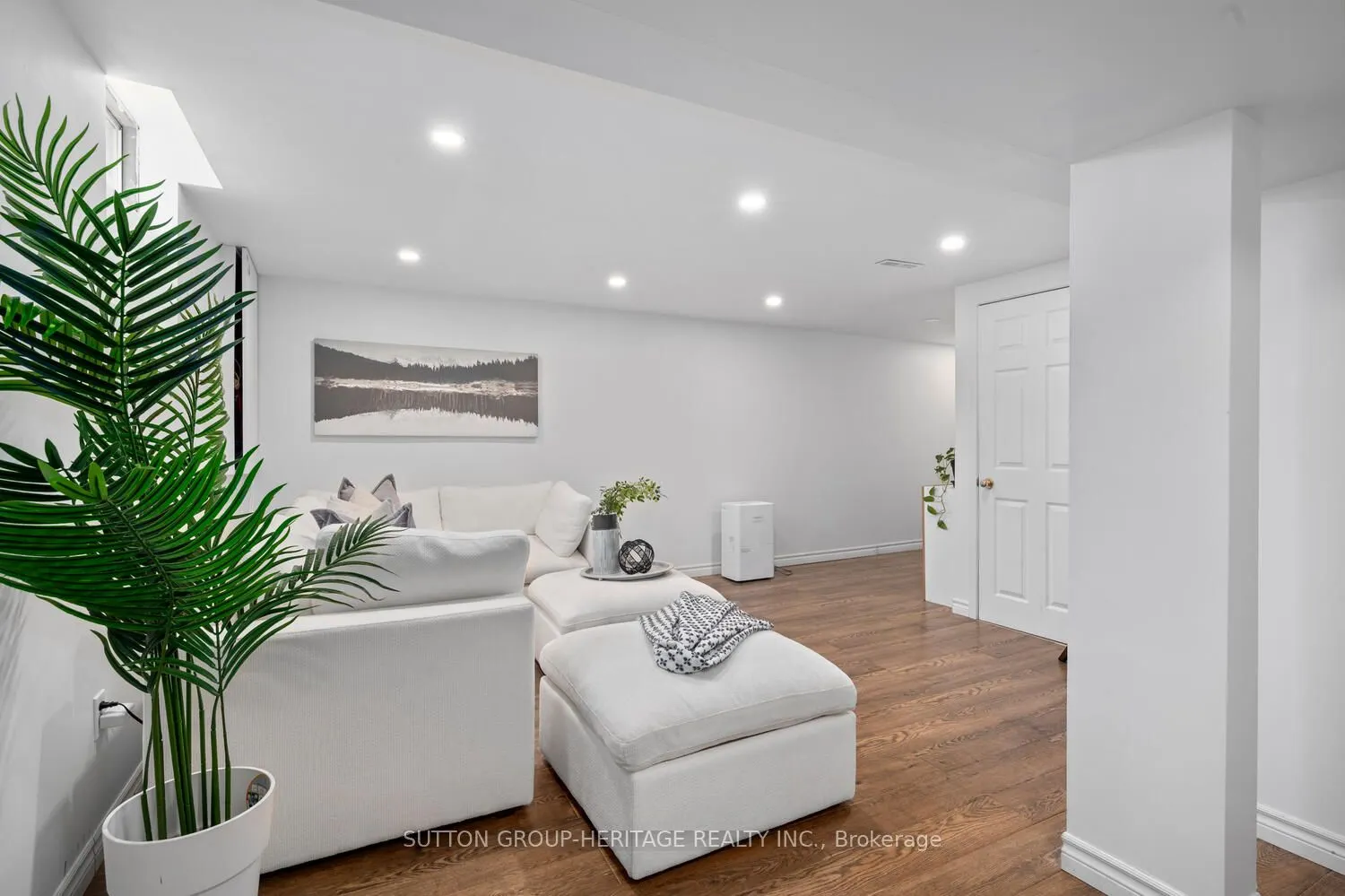 23 Agate Road