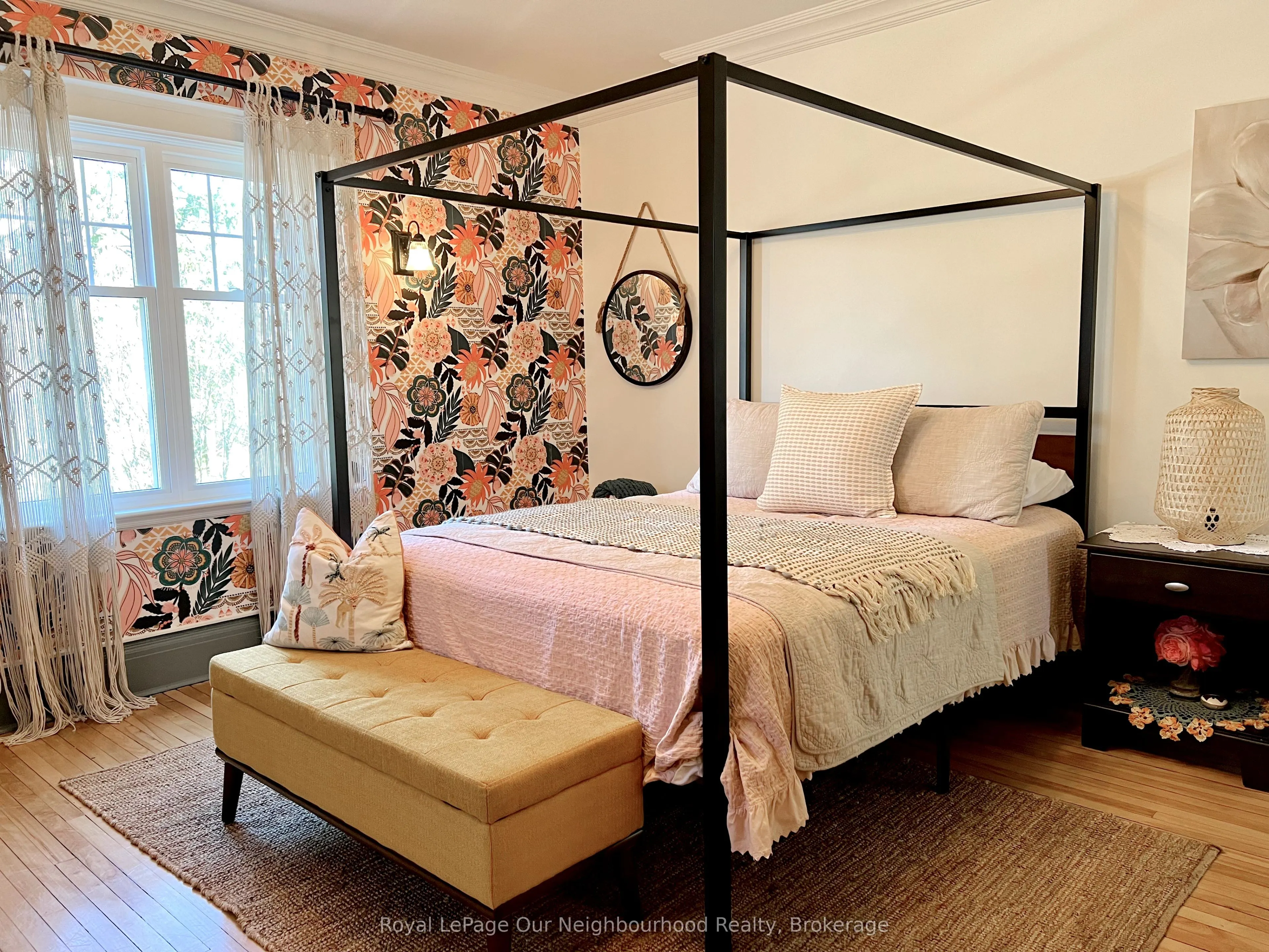 305 Trent Street W