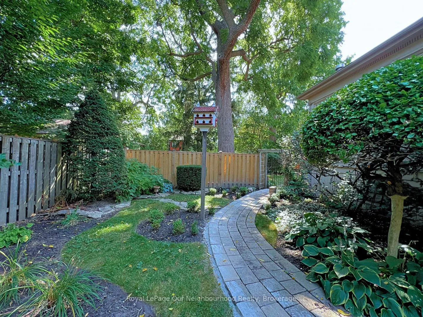 305 Trent Street W