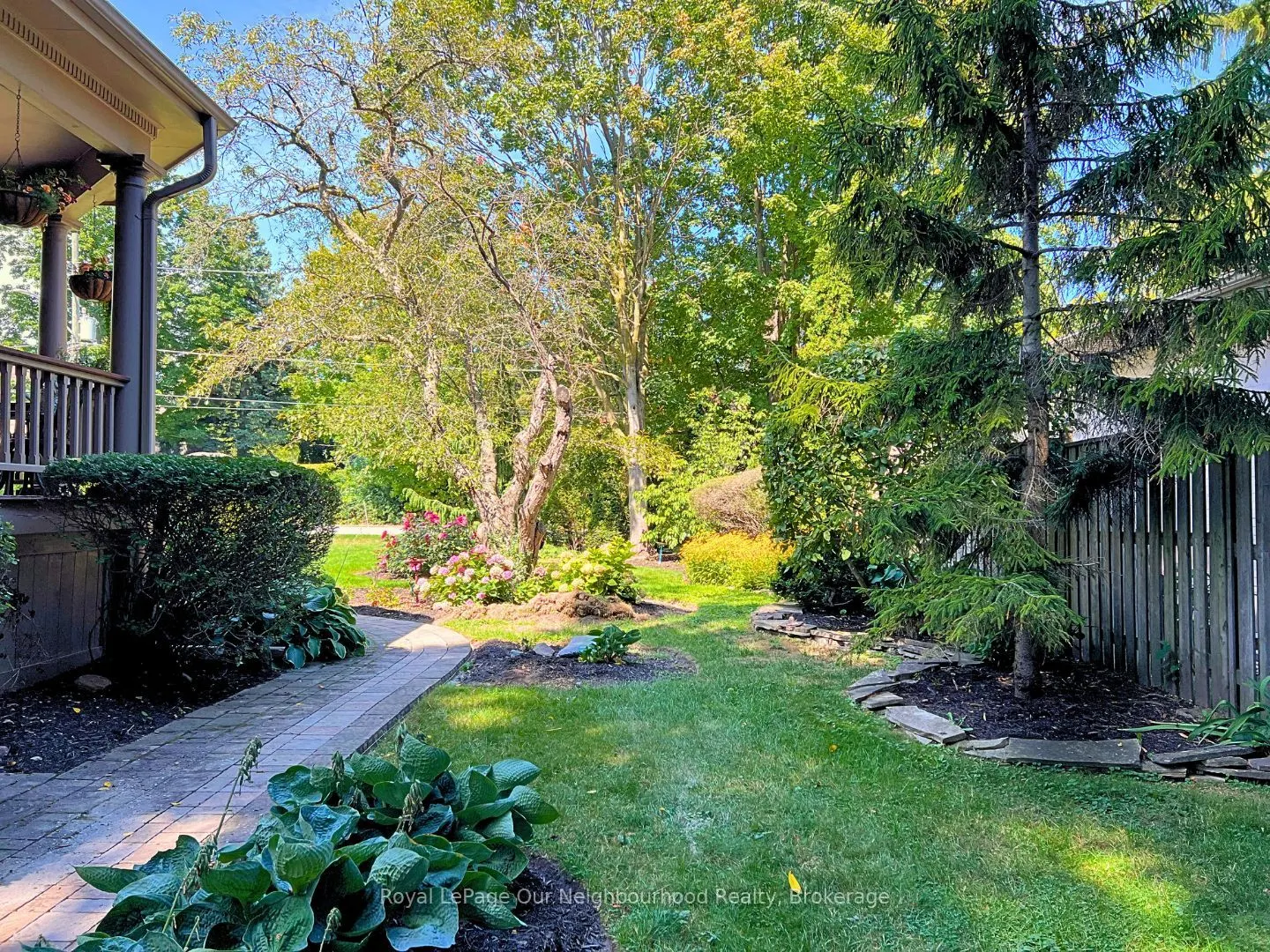 305 Trent Street W